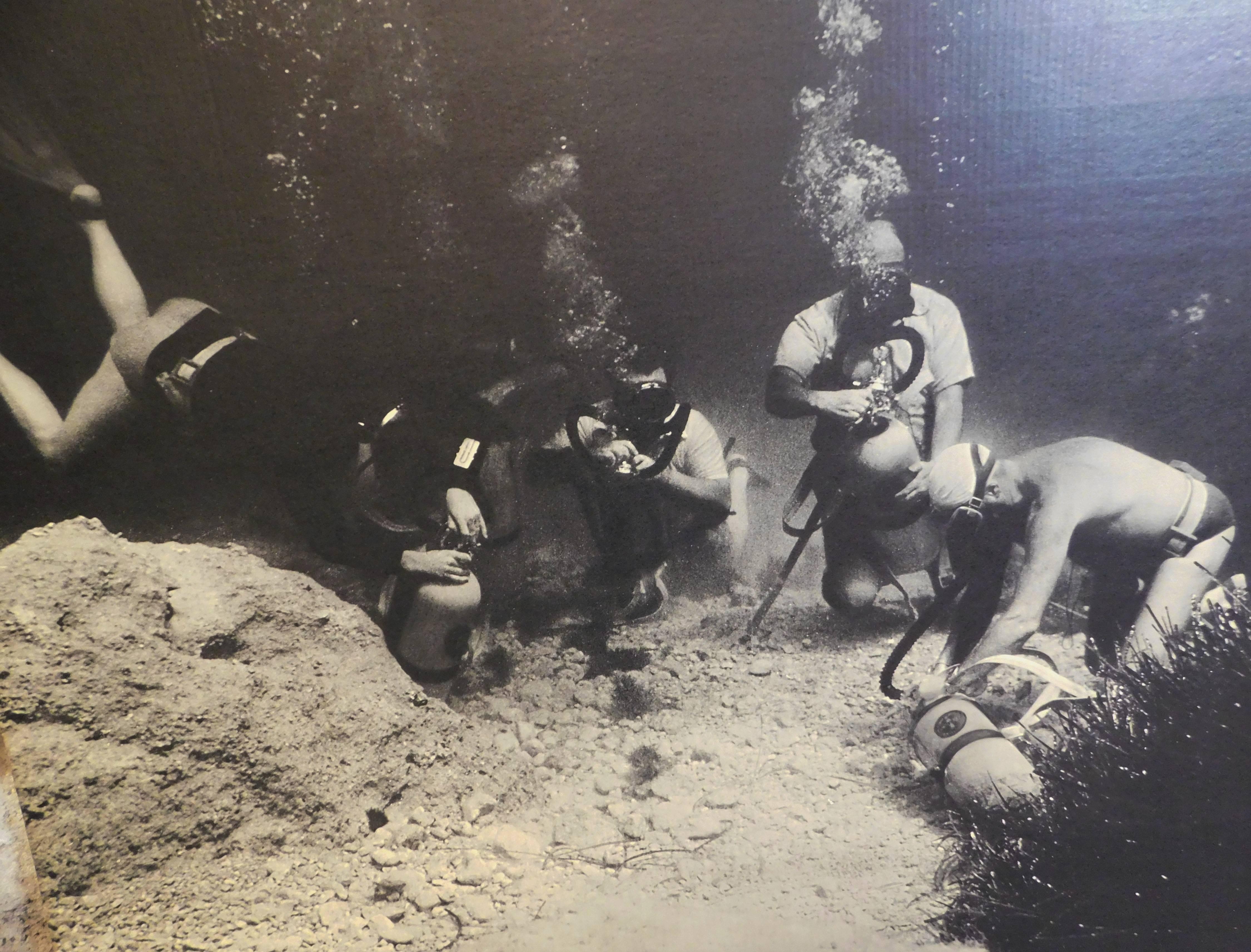 Américain Affiche originale des années 1950 Aqua-Lung U.S. Divers Company, Scuba Diving Poster en vente