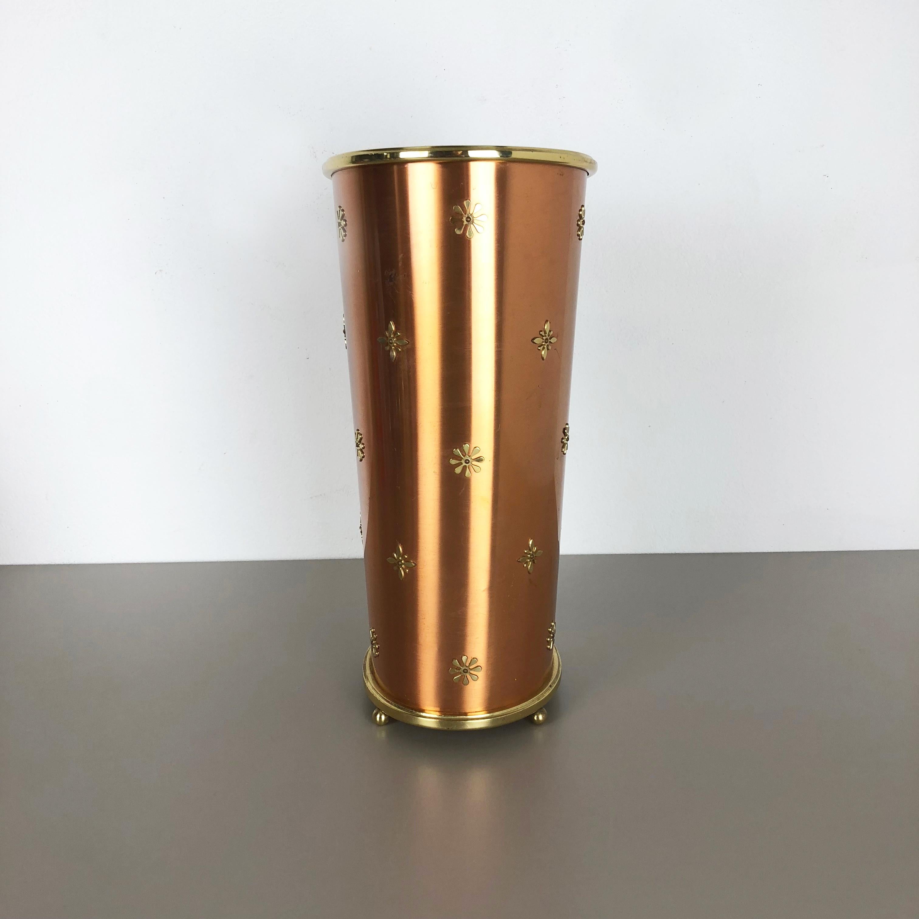 Original 1950s Copper Umbrella Stand by Vereinigte Werkstätten München, Germany In Good Condition For Sale In Kirchlengern, DE