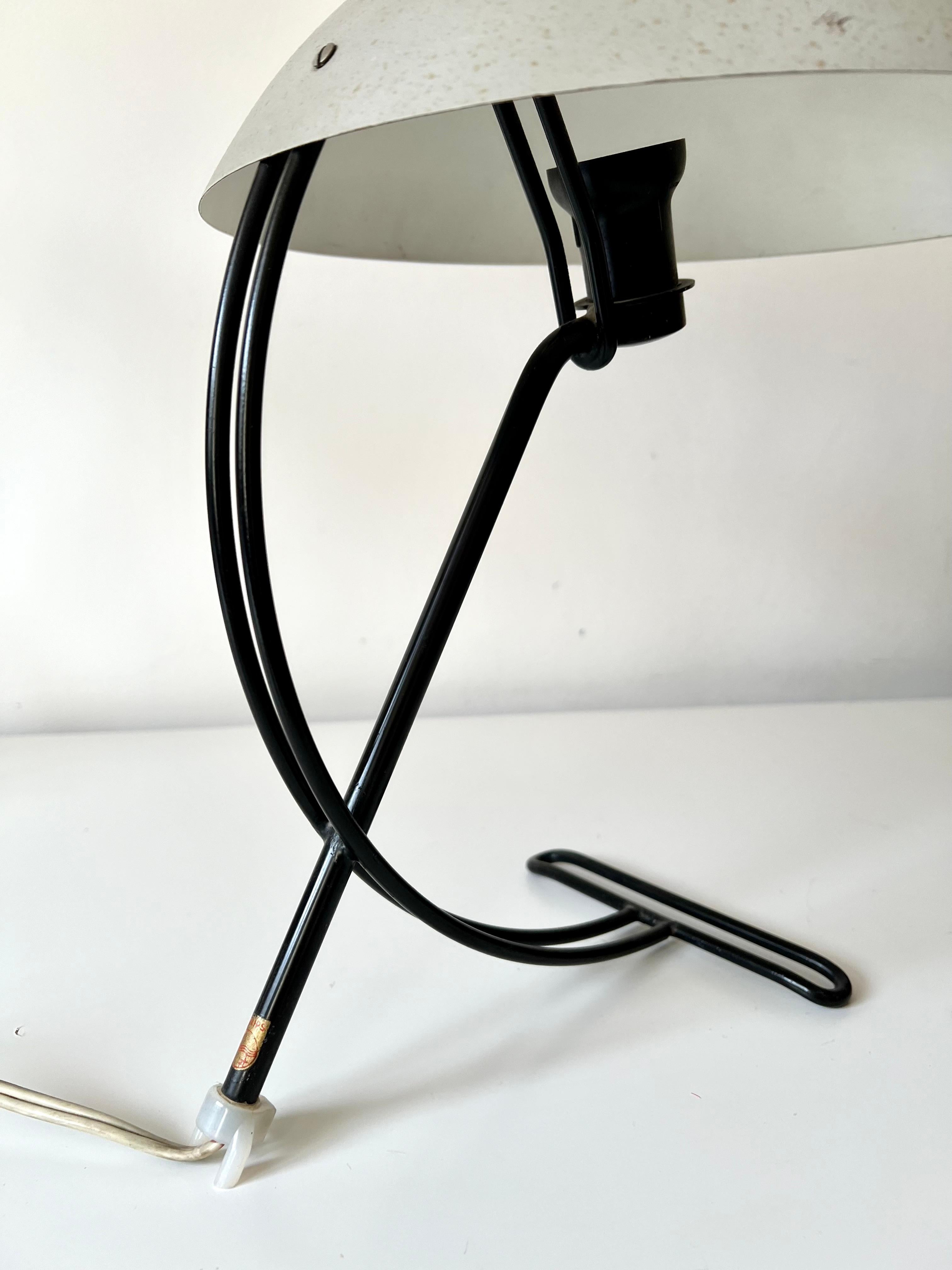 Original 1950s edition NB100 table lamp by Louis Kalff for Philips For Sale 10