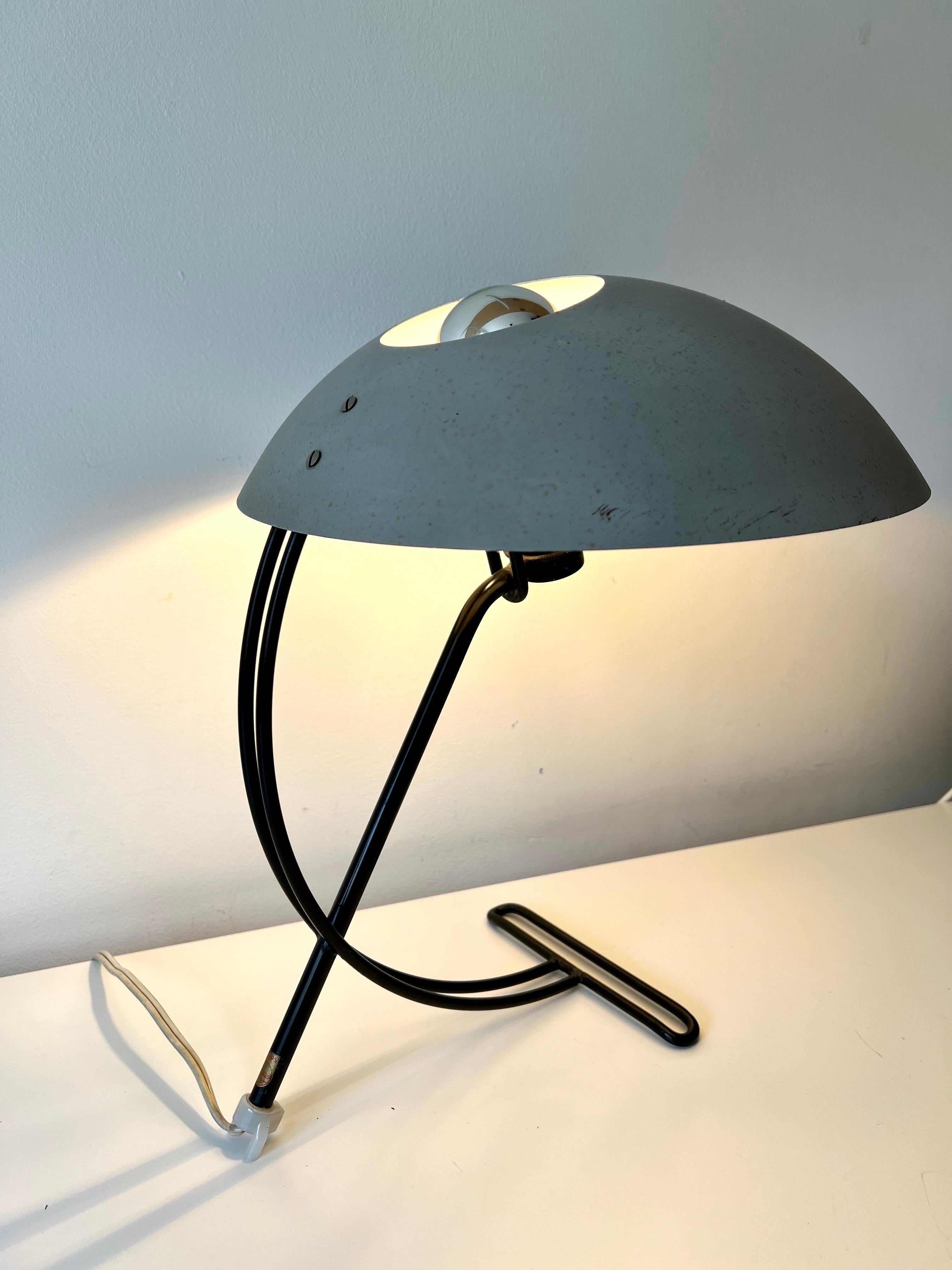 Dutch Original 1950s edition NB100 table lamp by Louis Kalff for Philips For Sale