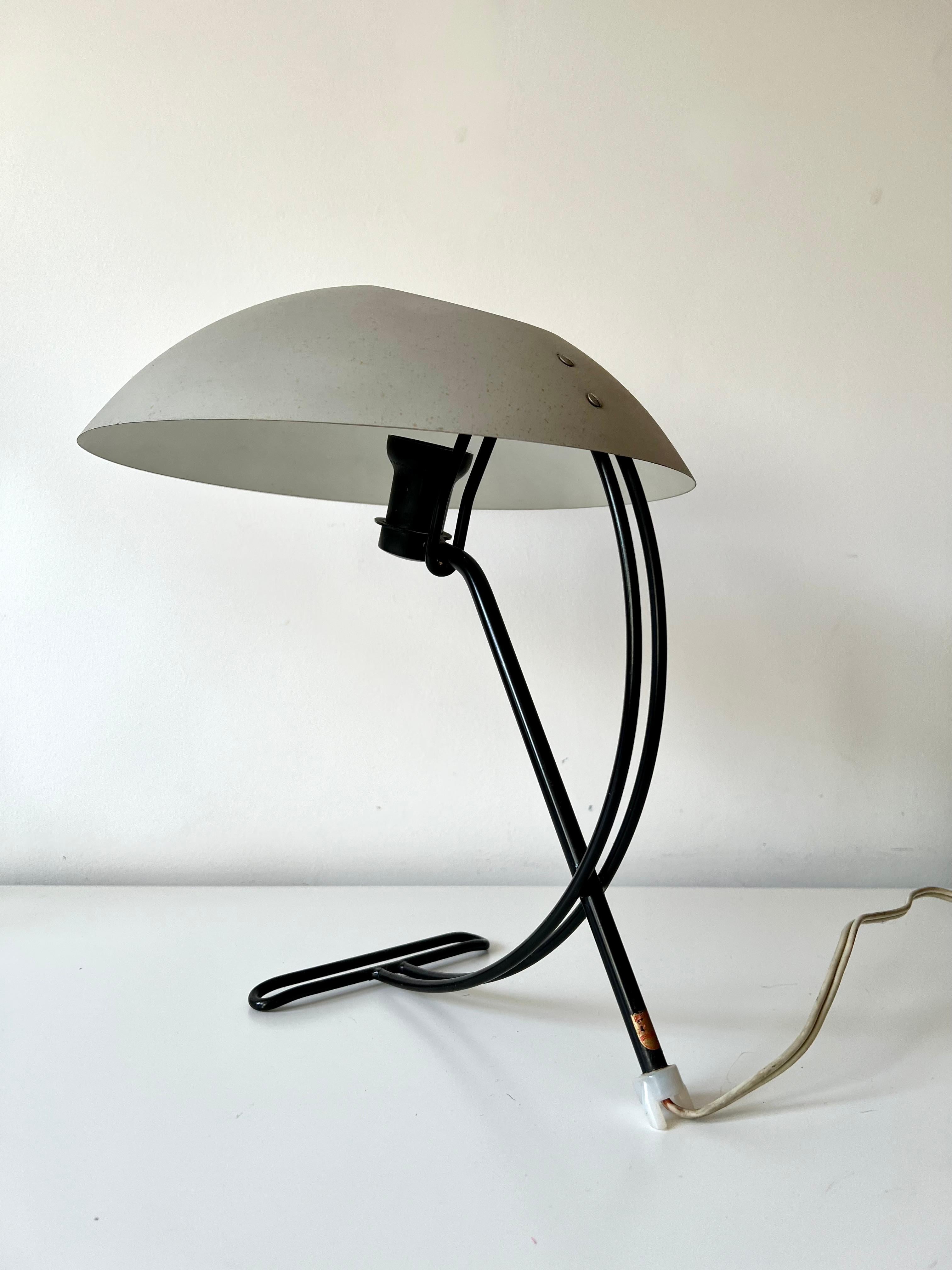Original 1950s edition NB100 table lamp by Louis Kalff for Philips For Sale 3