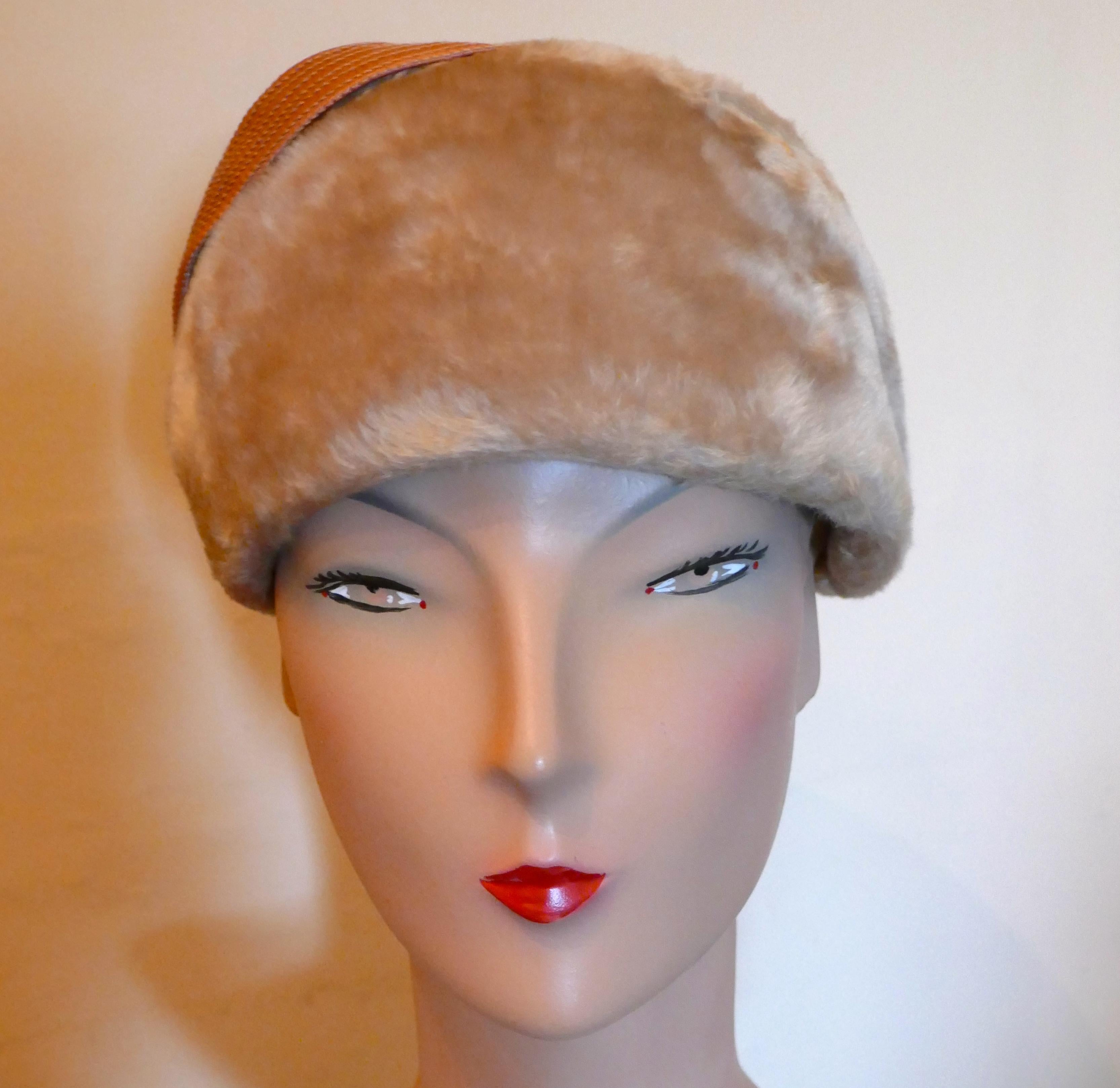 Original 1950s Felt Fur Pill Box Hat, trimmed with Satin Ribbon  In Good Condition In Chillerton, Isle of Wight