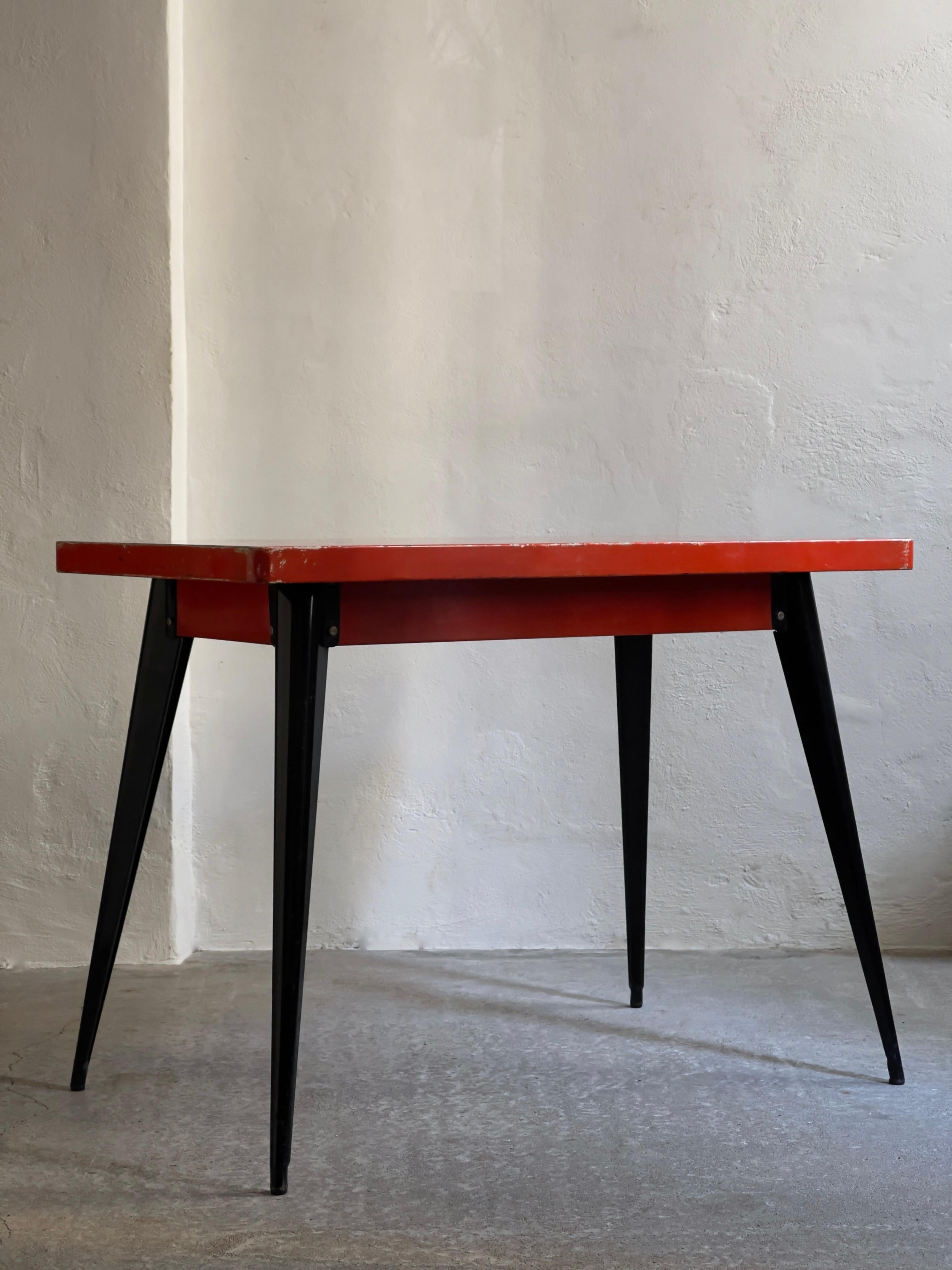 Metal Original 1950s French metal desk in red varnish by Xavier Pouchard for Tolix T55