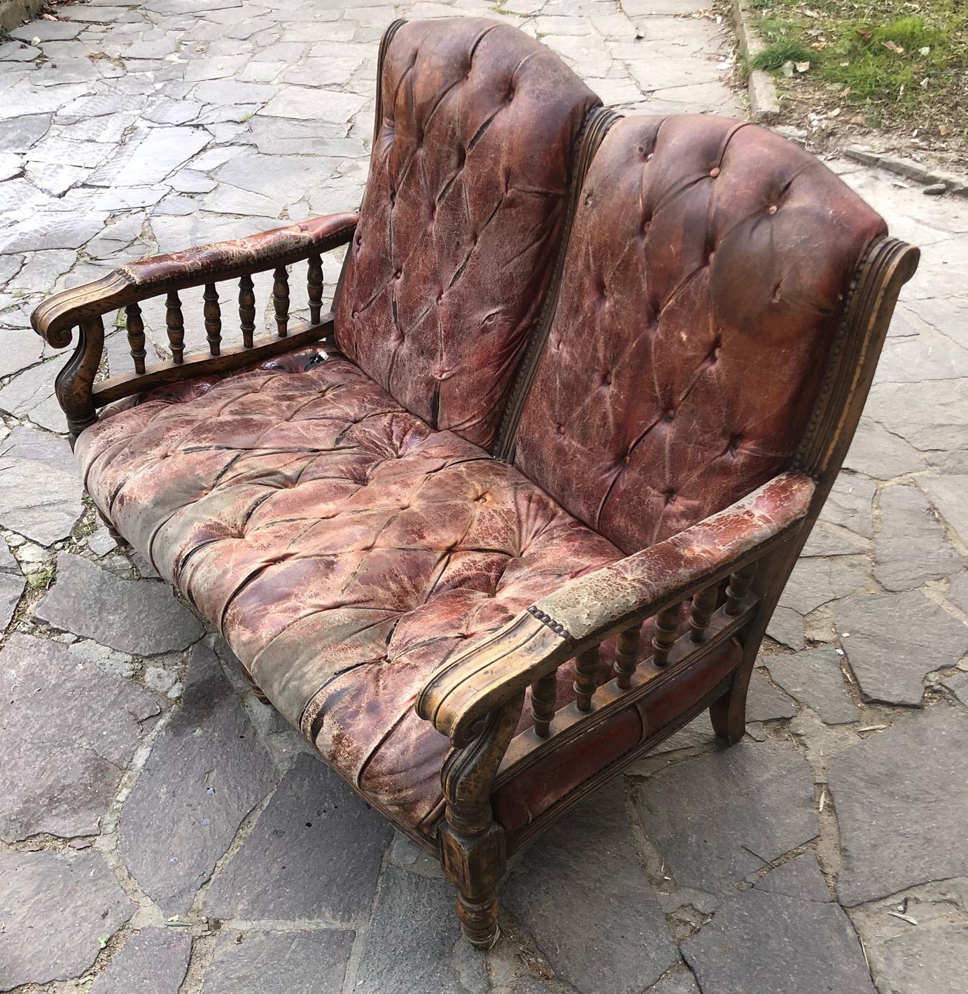 Original 20th Italian Two-Seater Sofa in Brown Leather In Fair Condition For Sale In Buggiano, IT