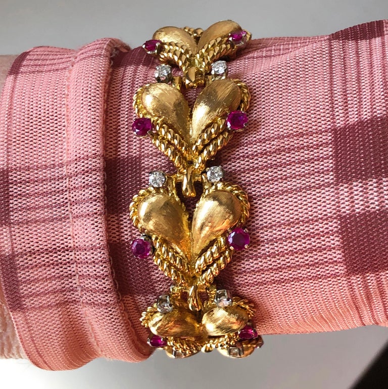 Original 1950's Mario Buccellati Ruby Diamond Yellow White Gold Heart Bracelet For Sale 4
