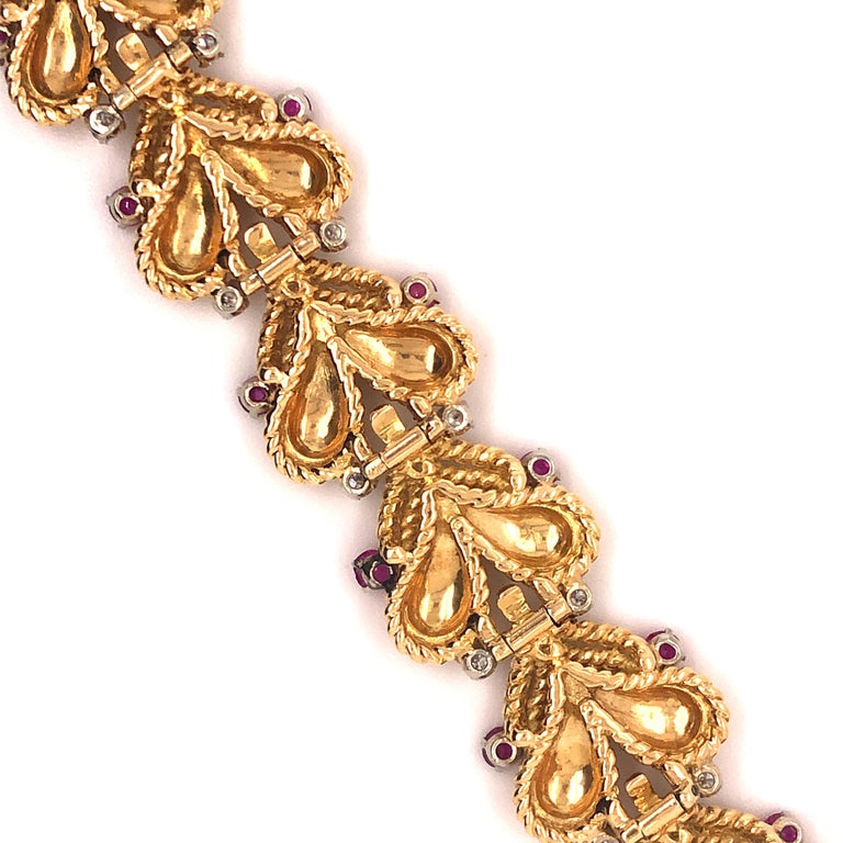 Original 1950's Mario Buccellati Ruby Diamond Yellow White Gold Heart Bracelet In Excellent Condition For Sale In Valenza, IT