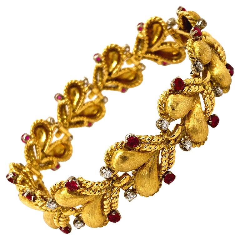 Original 1950's Mario Buccellati Ruby Diamond Yellow White Gold Heart Bracelet For Sale
