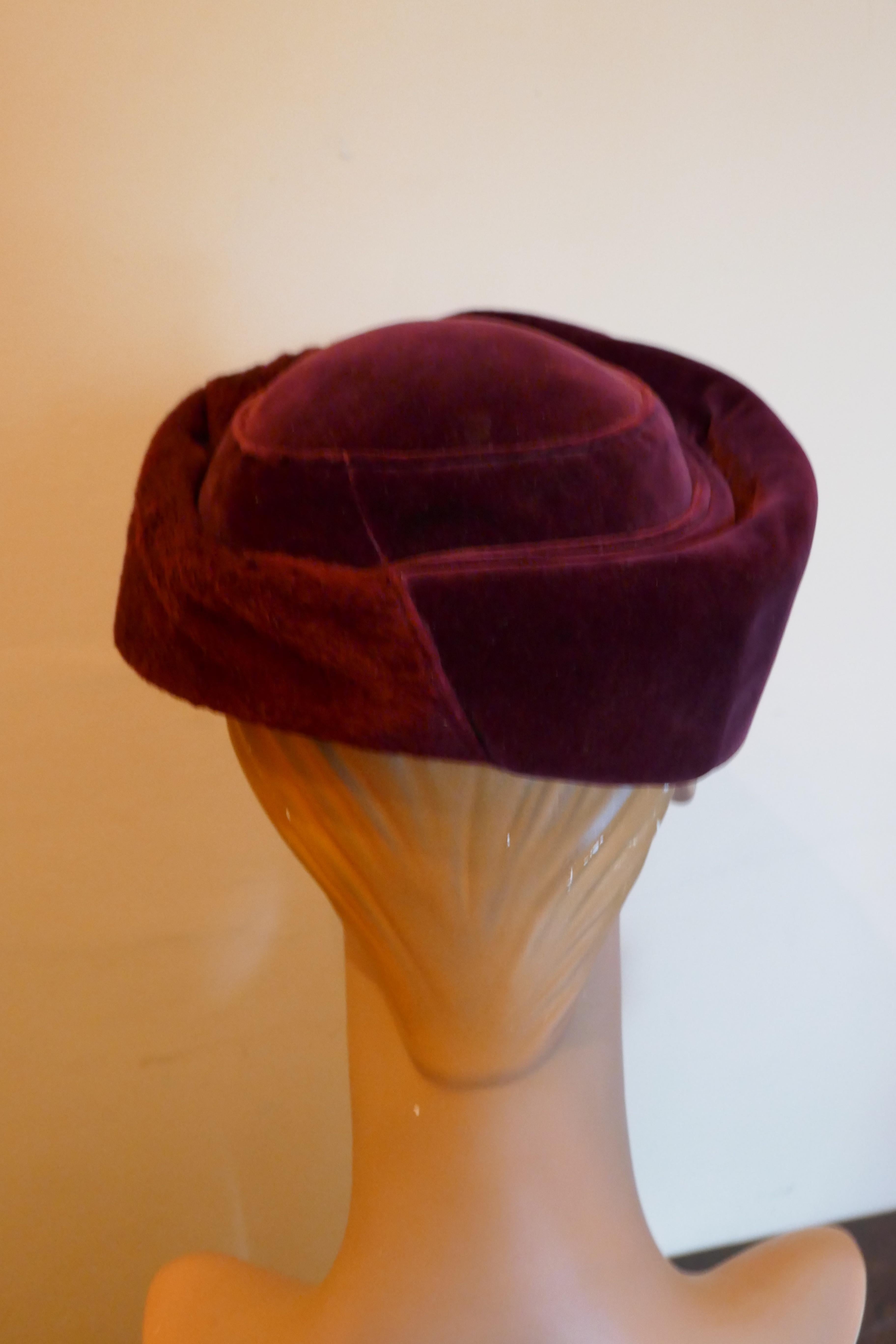 Original 1950s Maroon Felt and Velvet Hat BY Connor In Good Condition In Chillerton, Isle of Wight