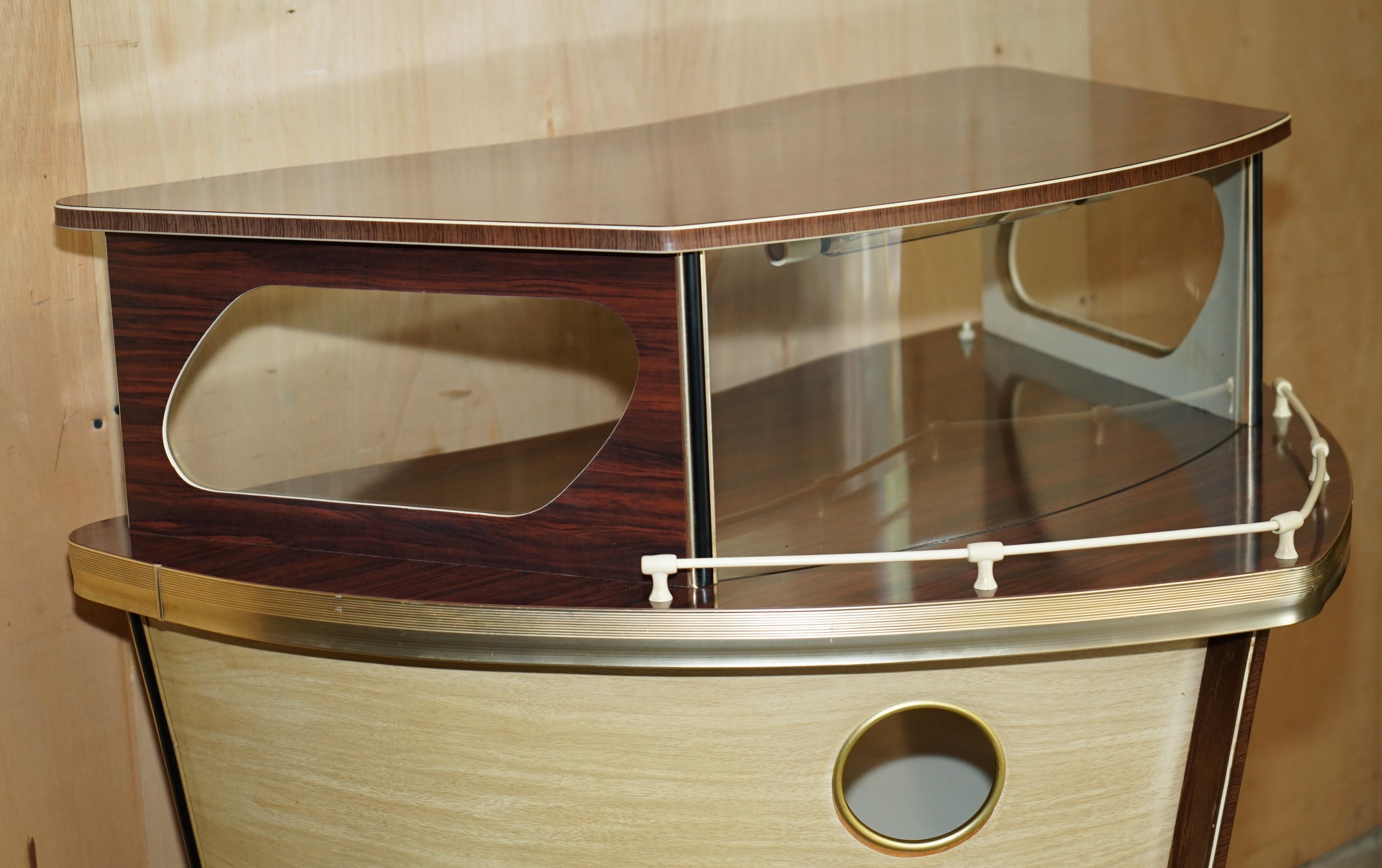 ORIGINAL 1950's UMBERTO MASCAGNI BOLOGNA ITALIAN HOME COCKTAIL BOAT BAR & STOOL Vidrio en venta