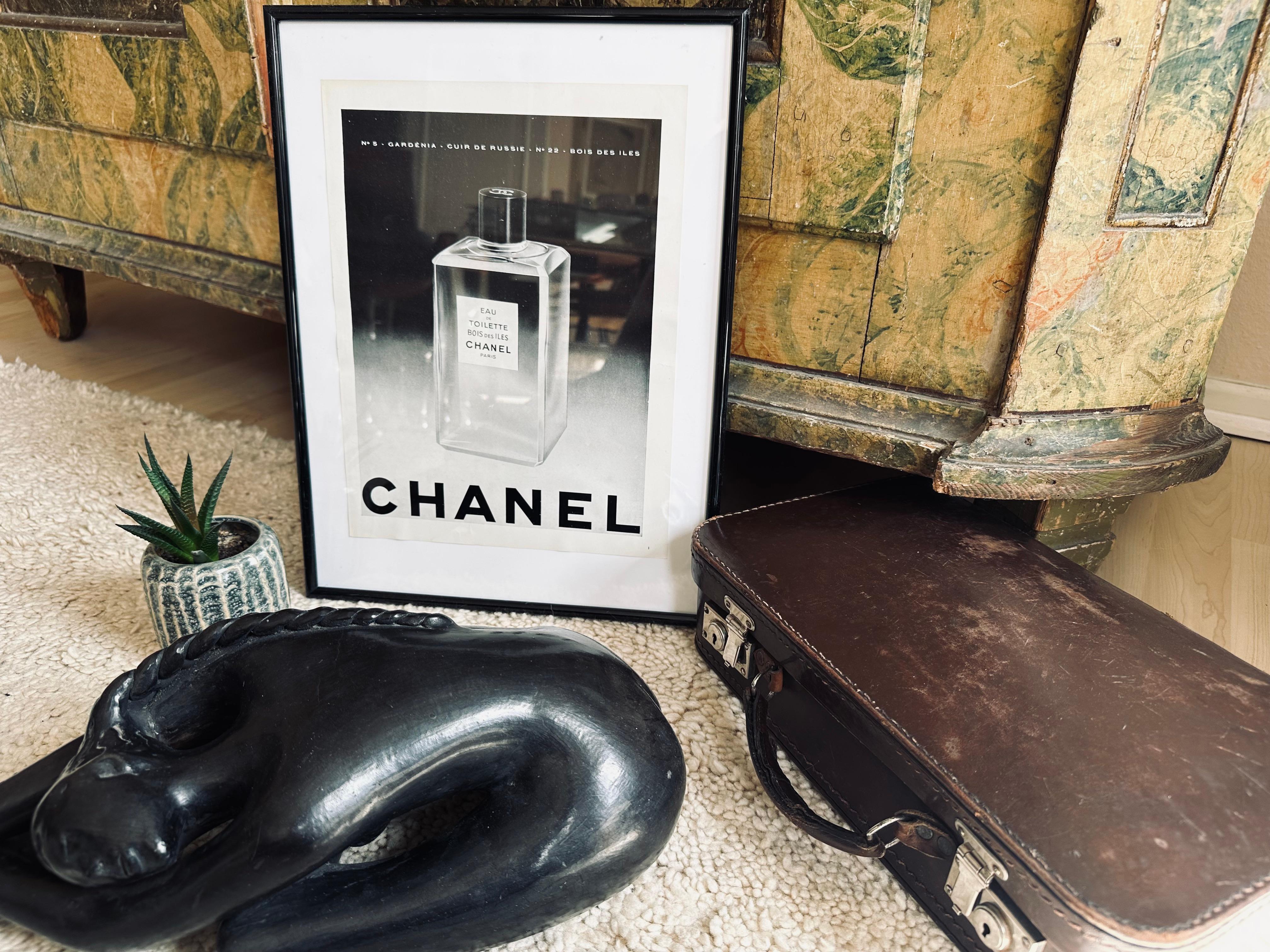 Original 1952 Chanel Advertisement from Femina Magazine – Framed Vintage Fashion For Sale 3