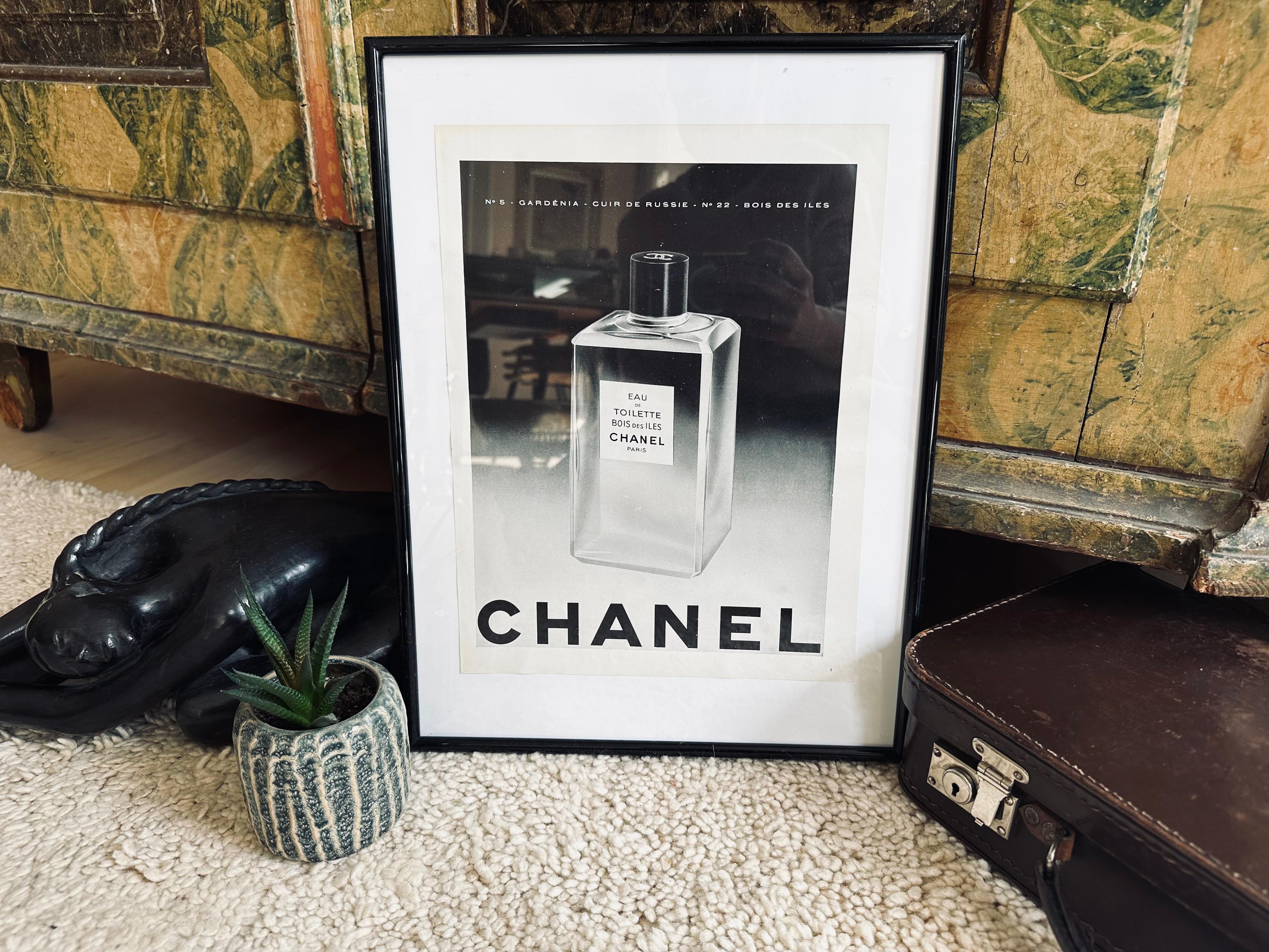 Original 1952 Chanel Advertisement from Femina Magazine – Framed Vintage Fashion For Sale 4