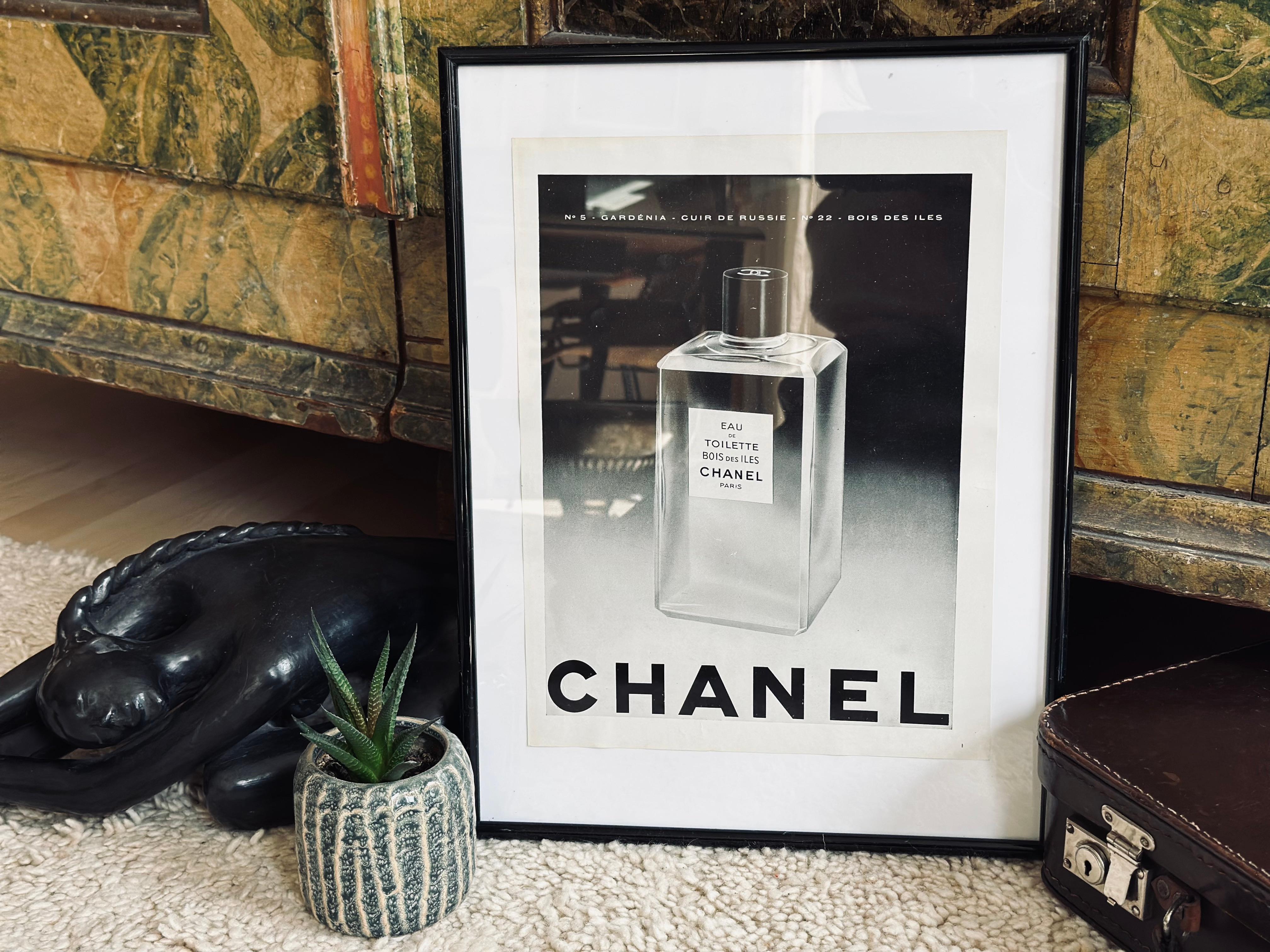 Original 1952 Chanel Advertisement from Femina Magazine – Framed Vintage Fashion For Sale 5