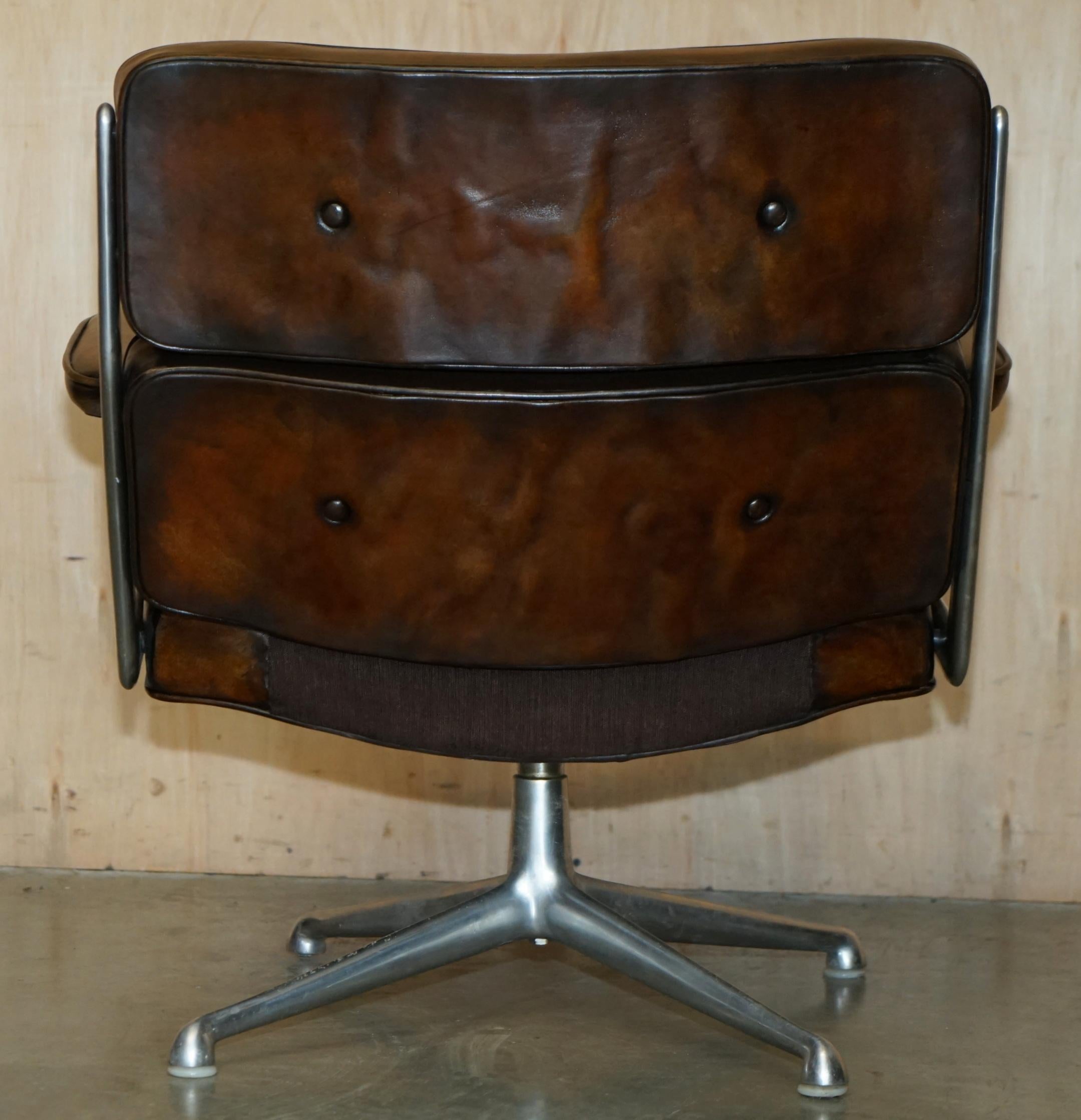 ORIGINAL 1960-1968 HERMAN MILLER 675 EAMES TiME LIFE LOBBY SWIVEL ARMCHAIR ES105 For Sale 9