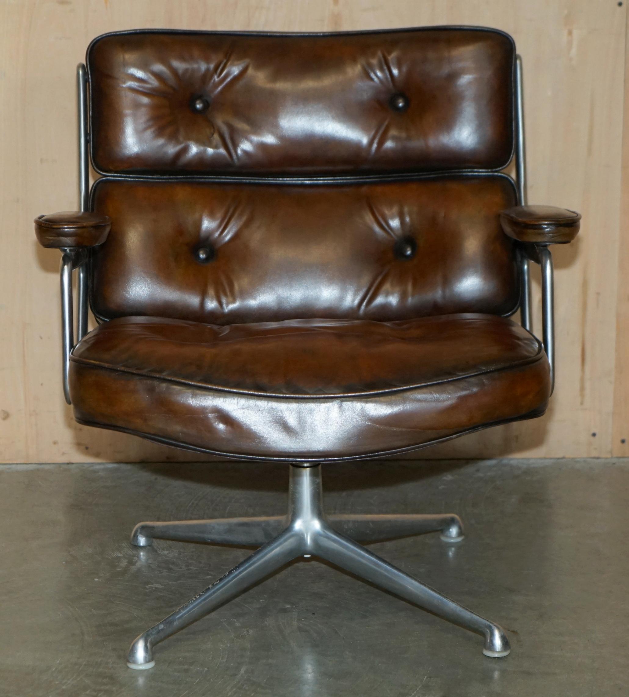 Mid-20th Century ORIGINAL 1960-1968 HERMAN MILLER 675 EAMES TiME LIFE LOBBY SWIVEL ARMCHAIR ES105 For Sale