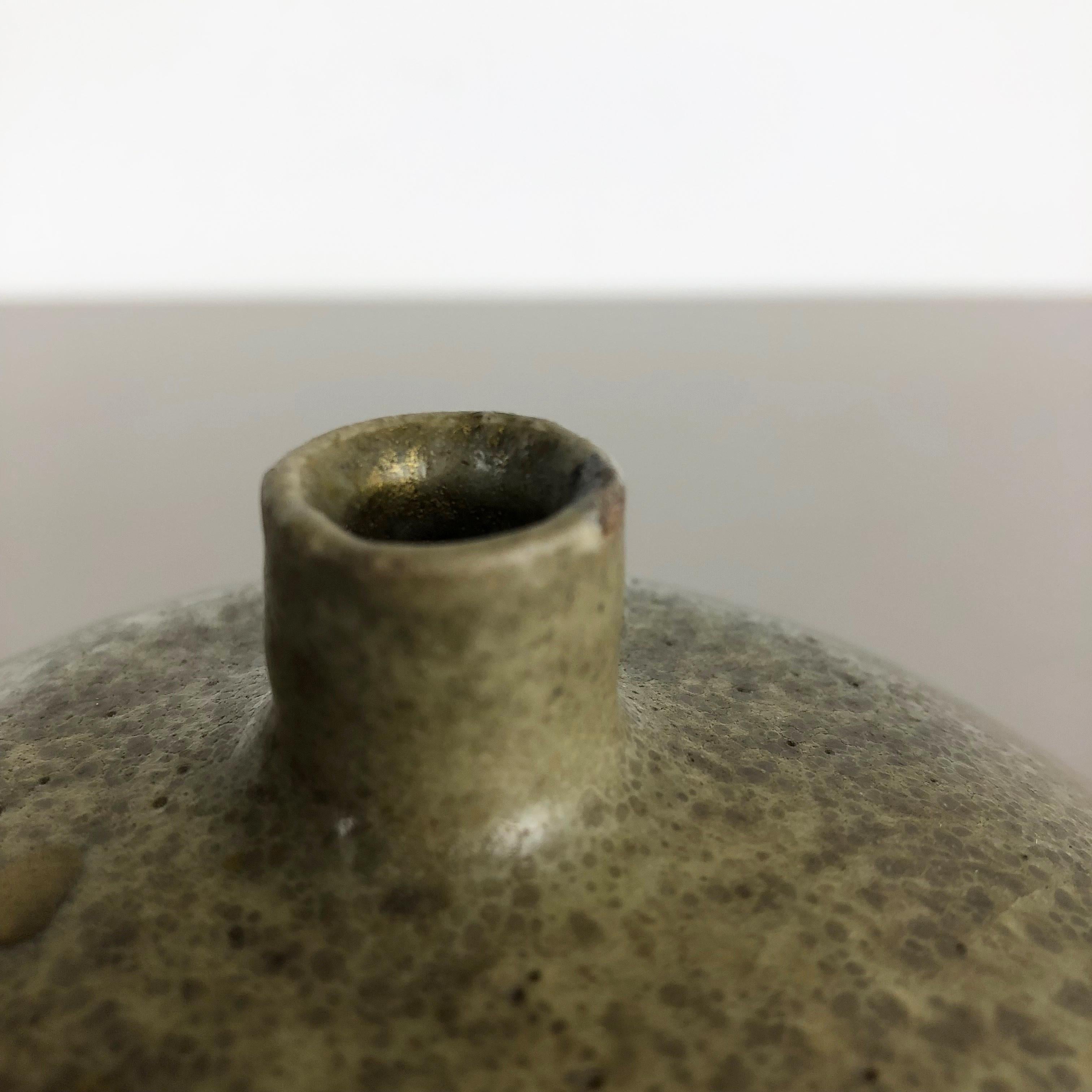 Vaso originale del 1960 in Studio Pottery di Piet Knepper per Mobach Paesi Bassi in vendita 3