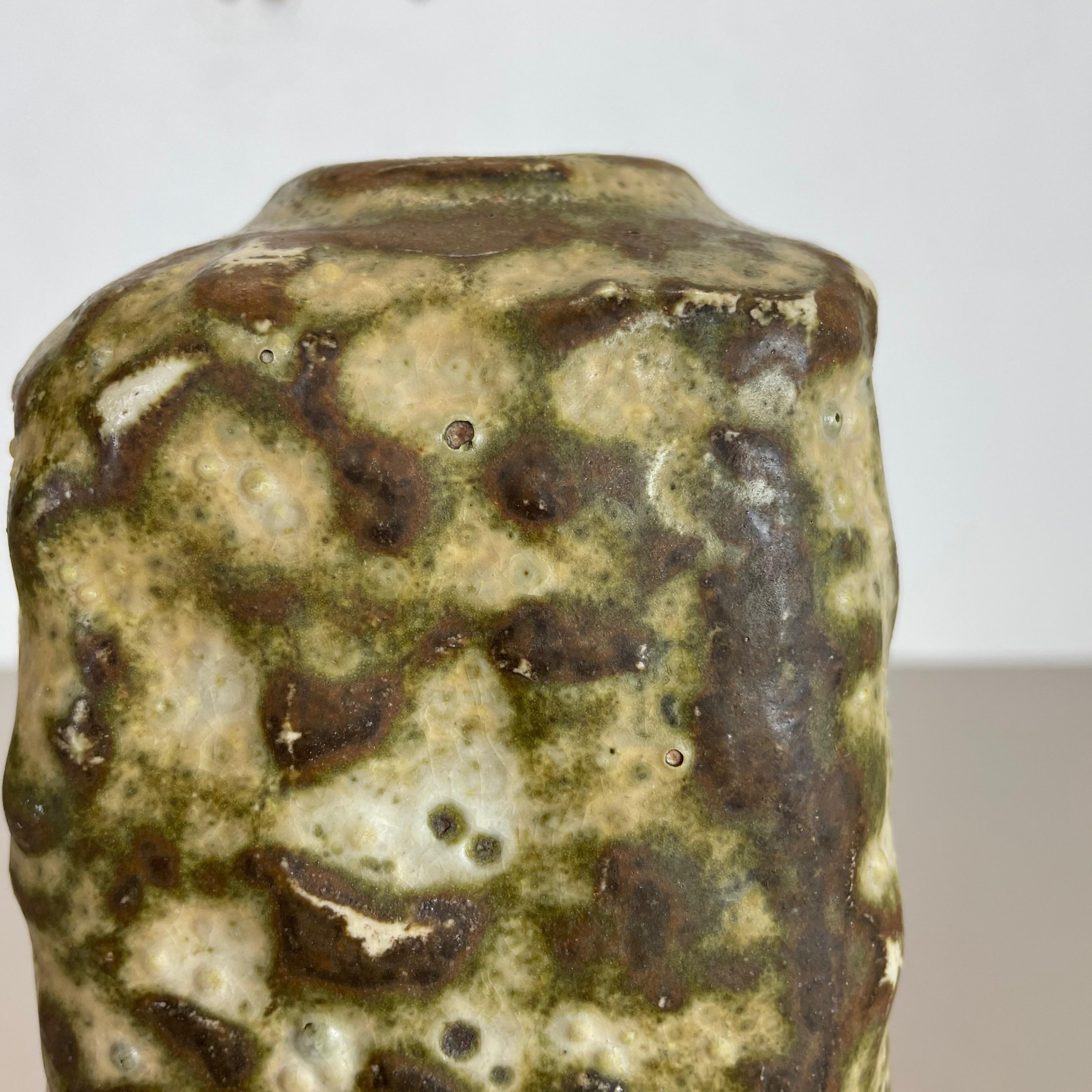 Vaso originale del 1960 in Studio Pottery di Piet Knepper per Mobach Paesi Bassi in vendita 3