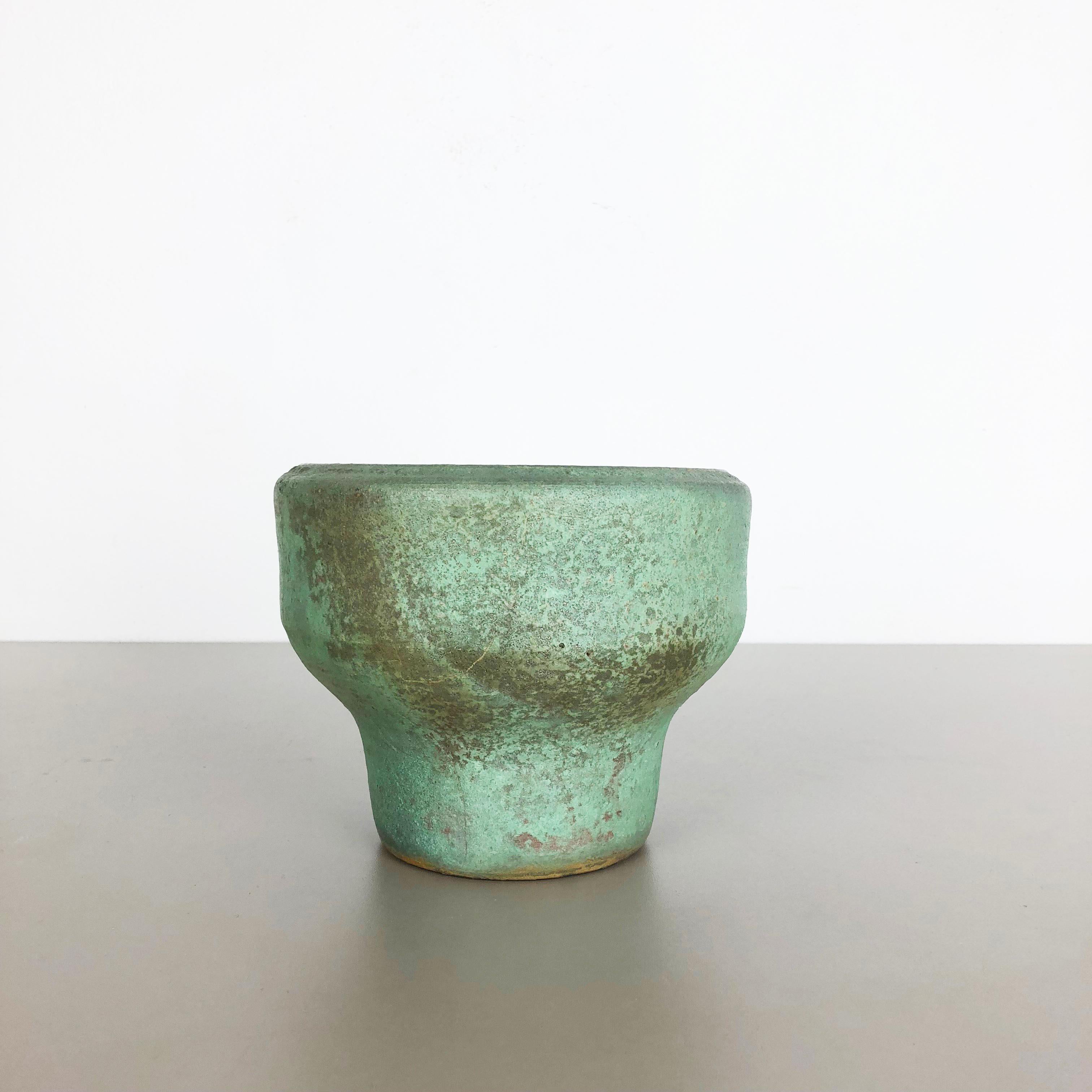 Article:

Ceramic vase


Producer:

Mobach, Netherlands


Designer:

Piet Knepper




Decade:

1960-1965



Description:

This original vintage studio pottery vase was produced in the 1960s by Piet Knepper for Mobach in