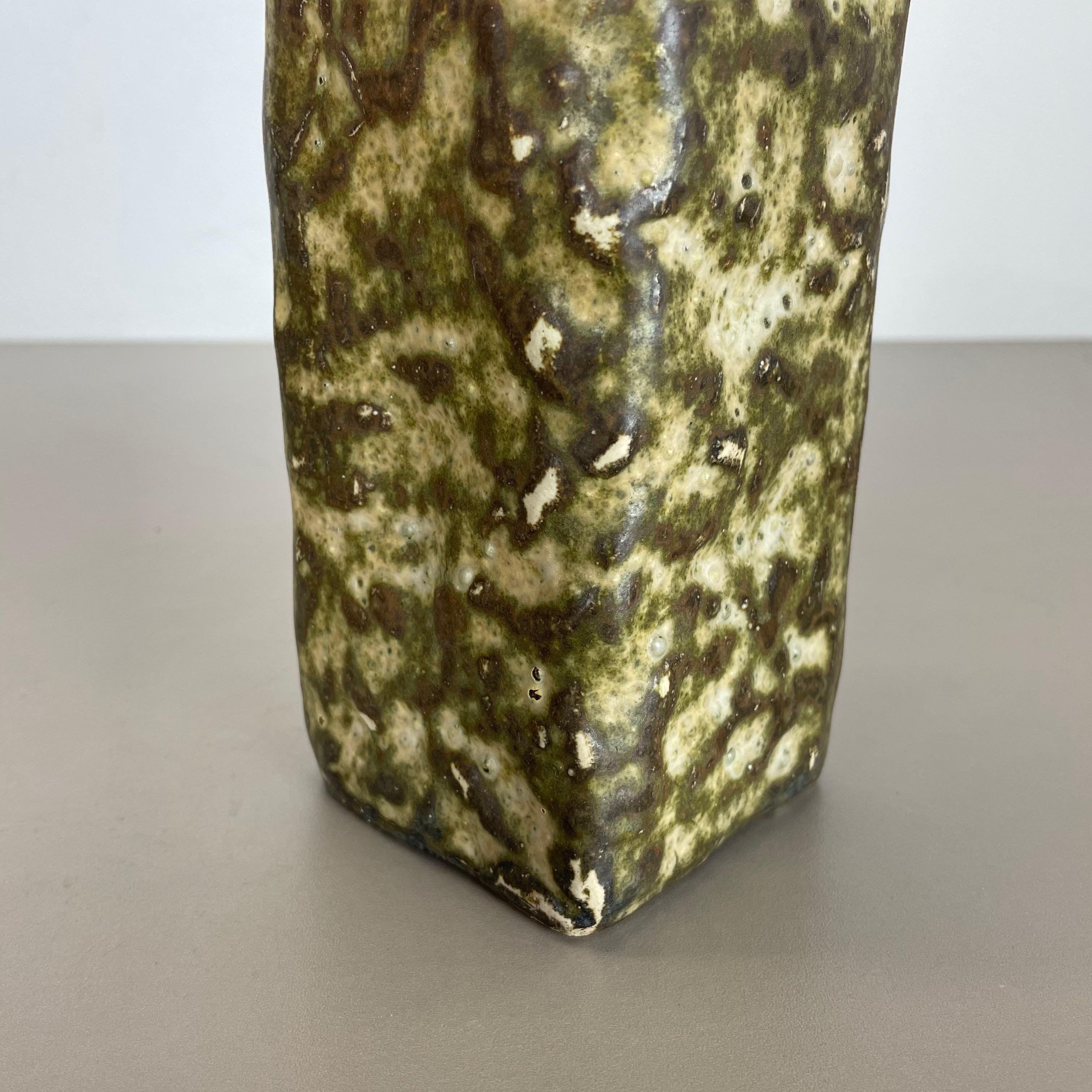 Original 1960 Ceramic Studio Pottery Vase by Piet Knepper for Mobach Netherlands In Good Condition For Sale In Kirchlengern, DE