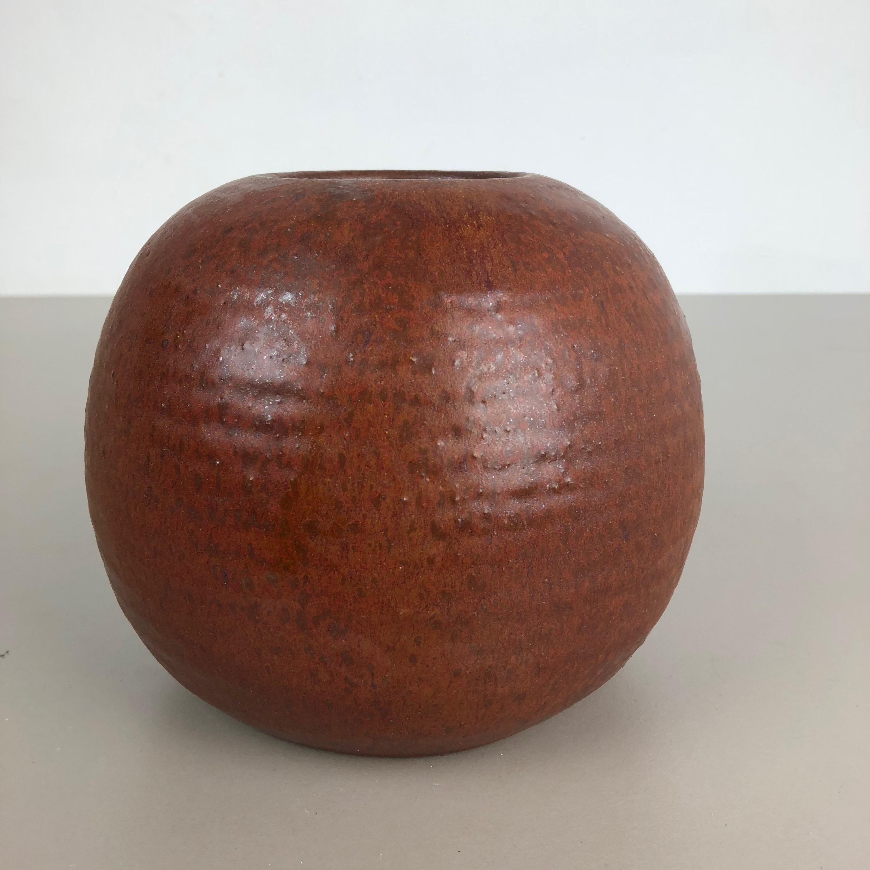 Original 1960 Ceramic Studio Pottery Vase by Piet Knepper for Mobach Netherlands For Sale 2