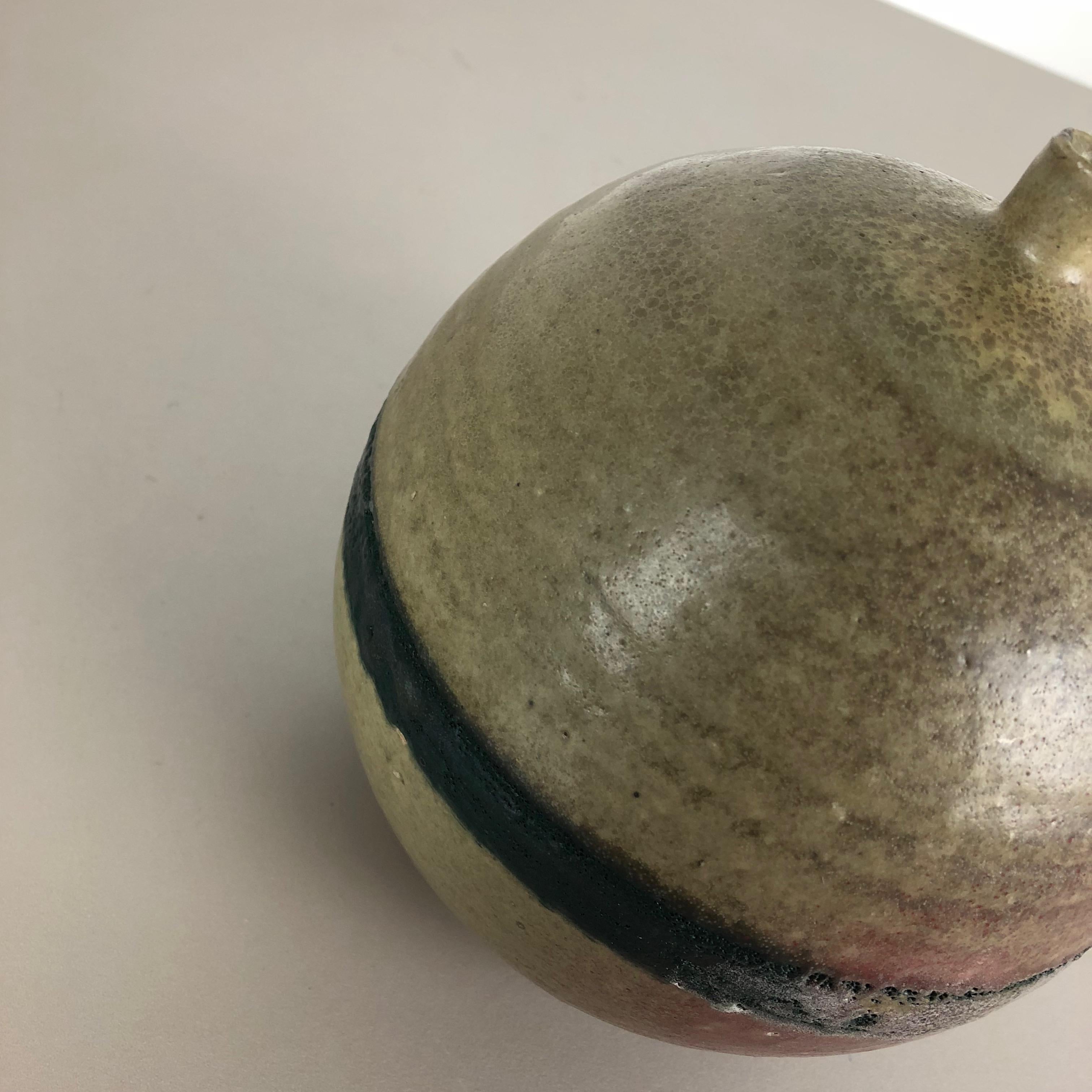 Vaso originale del 1960 in Studio Pottery di Piet Knepper per Mobach Paesi Bassi in vendita 1