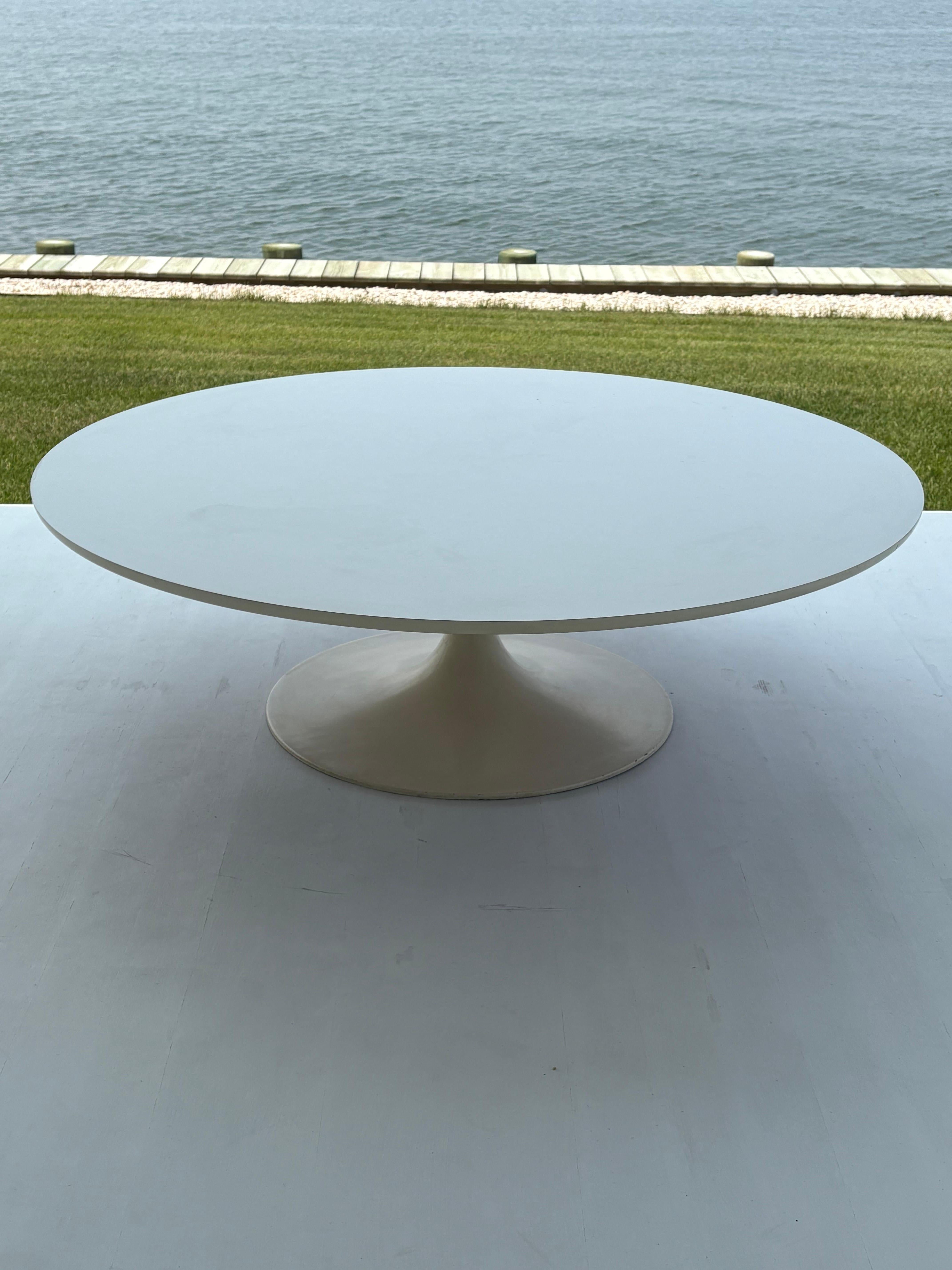 Mesa de centro tulipán redonda blanca de 47 3/4