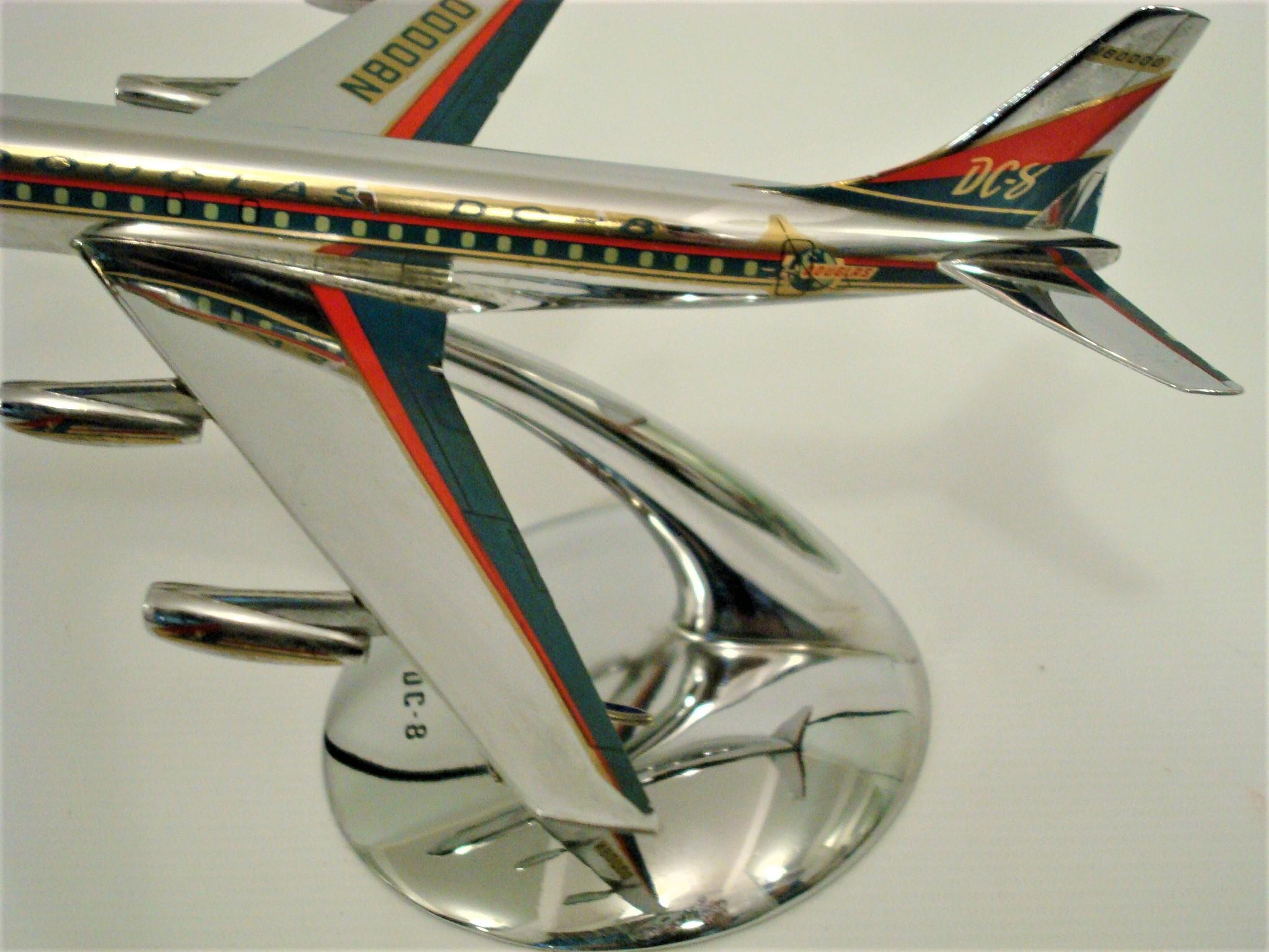 Original 1960´s McDonnell Douglas DC-8 Desk Model, Mid Century In Good Condition In Buenos Aires, Olivos