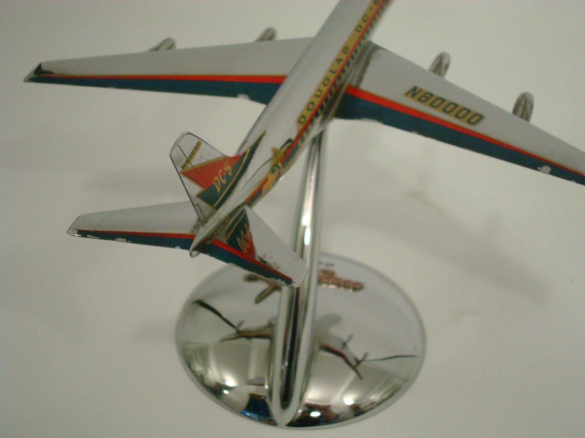 20th Century Original 1960´s McDonnell Douglas DC-8 Desk Model, Mid Century