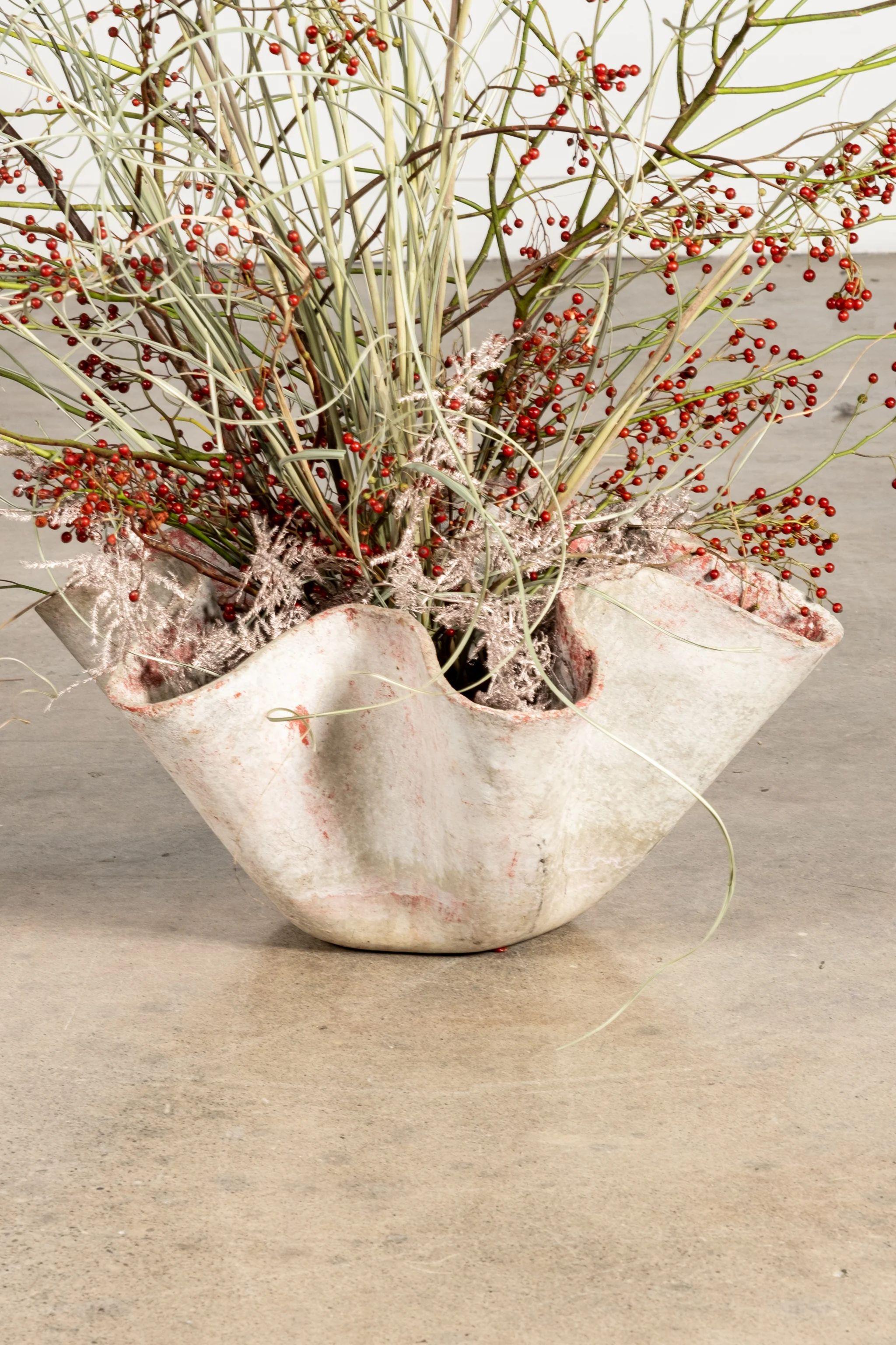 Mid-20th Century Original 1960s Clamshell Planter by Willy Guhl