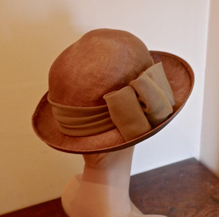 Original 1960s Copper Coloured Panama Cloche Style Hat, trimmed with Chiffon In Good Condition For Sale In Chillerton, Isle of Wight