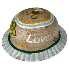 Chapeau rigide Hippie peint à la main des années 1960  Artifact de la région de la baie