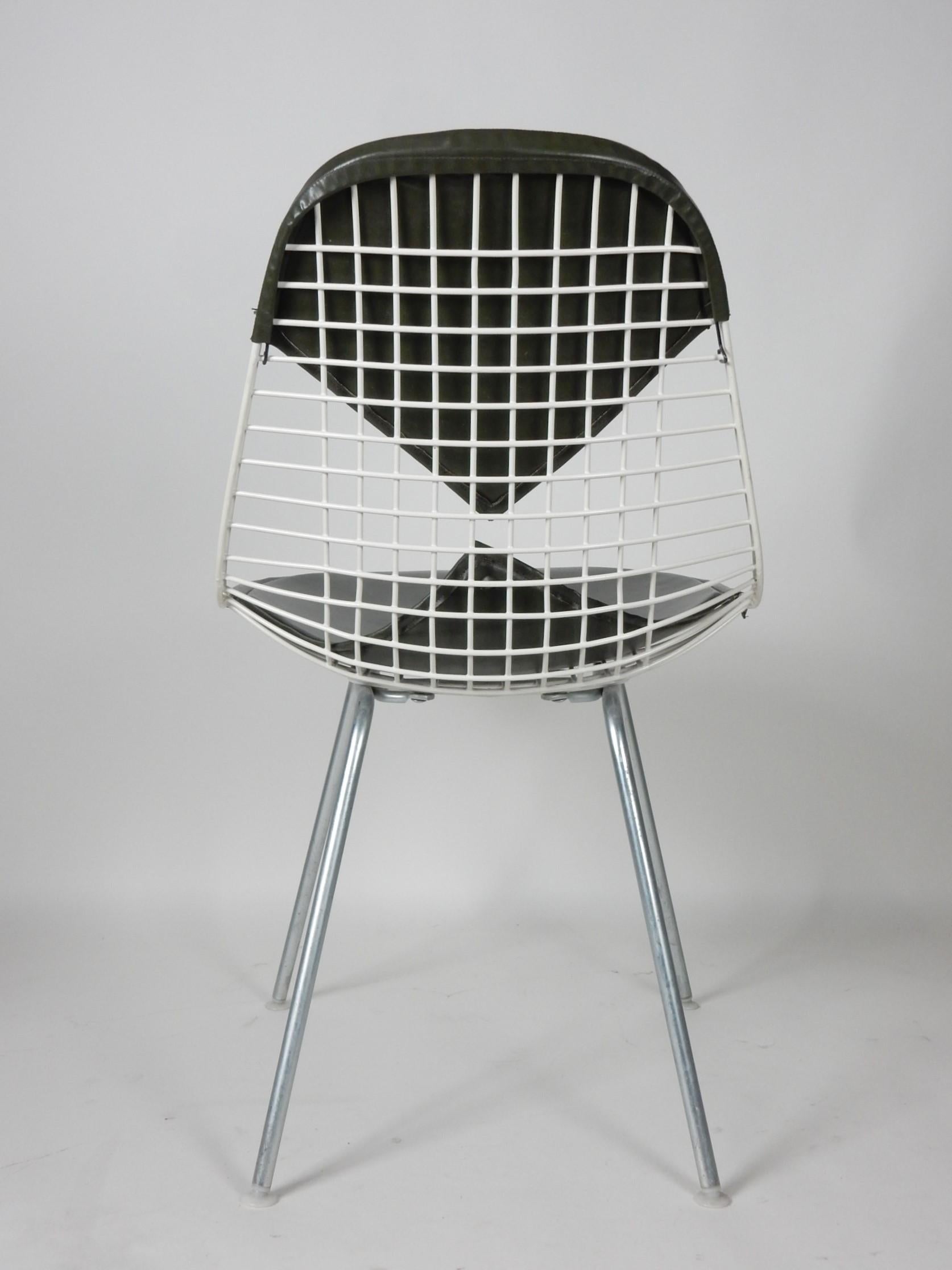 20th Century Original 1960's Herman Miller Charles & Ray Eames Bikini Wire Chairs set of 4 For Sale