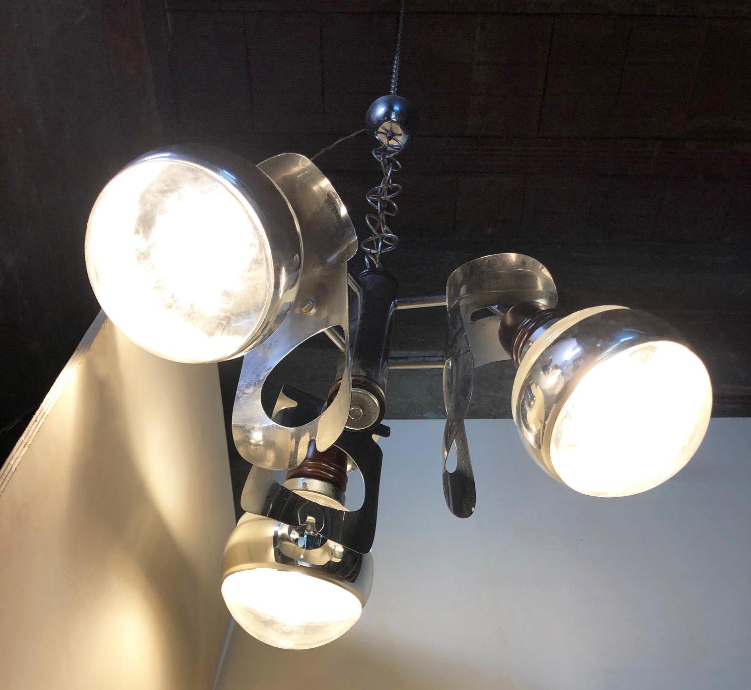 Lampadario cromato italiano originale degli anni '60 a tre luci in vendita 5