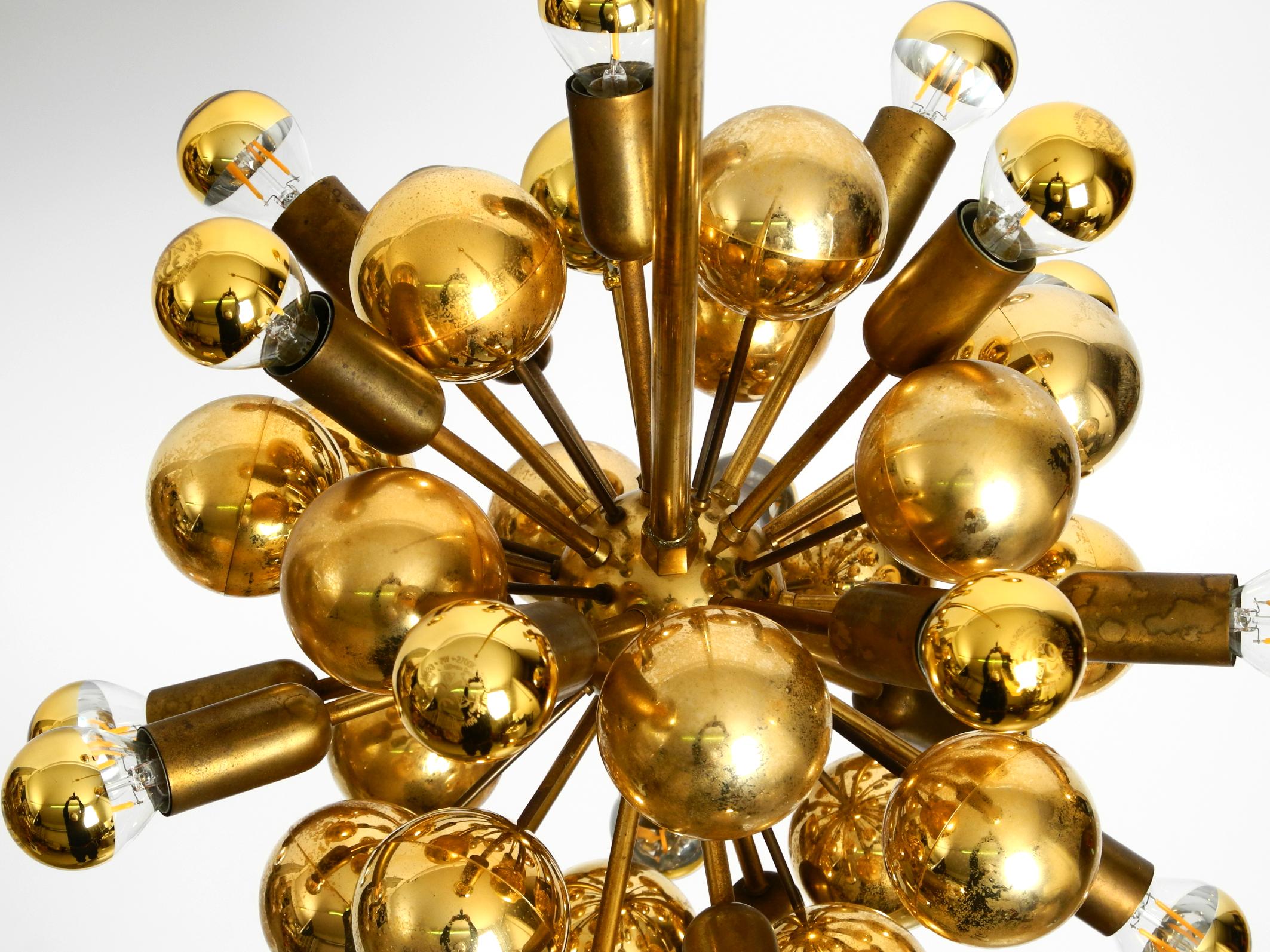 Original 1960er Jahre große Cosack Sputnik Space Age Pendelleuchte aus Messing im Angebot 8