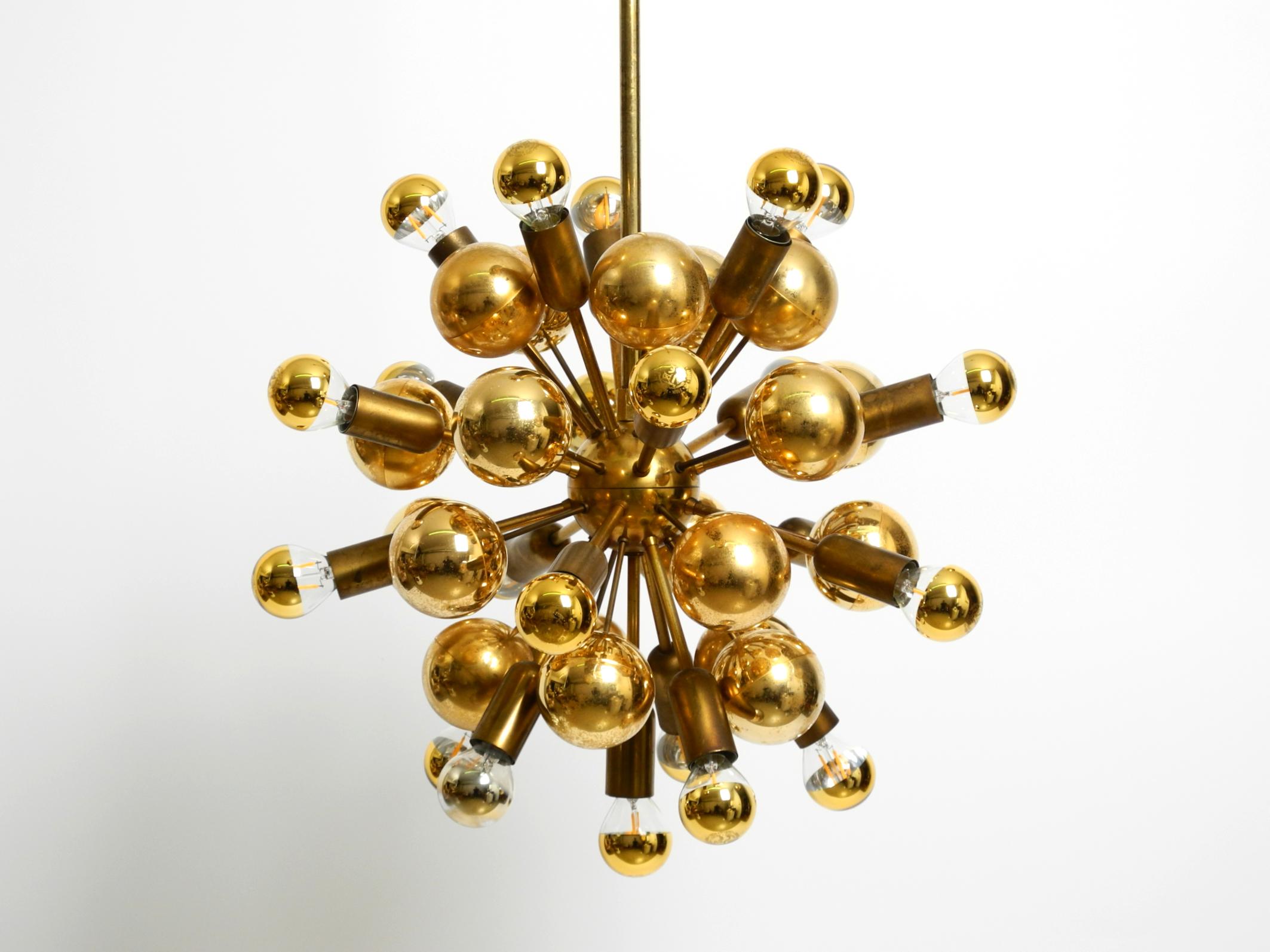 Original 1960er Jahre große Cosack Sputnik Space Age Pendelleuchte aus Messing im Angebot 9