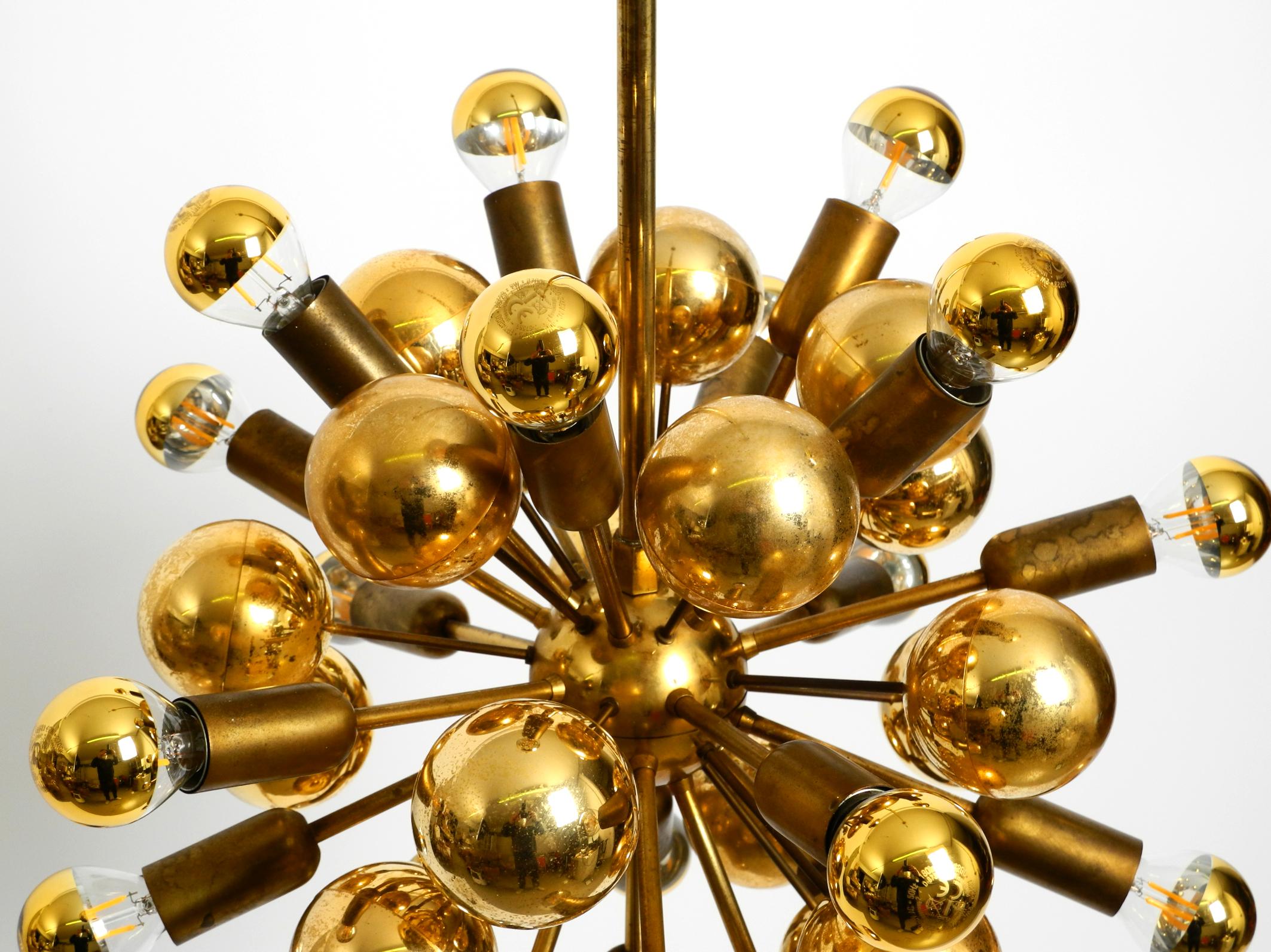 Original 1960er Jahre große Cosack Sputnik Space Age Pendelleuchte aus Messing (Mitte des 20. Jahrhunderts) im Angebot