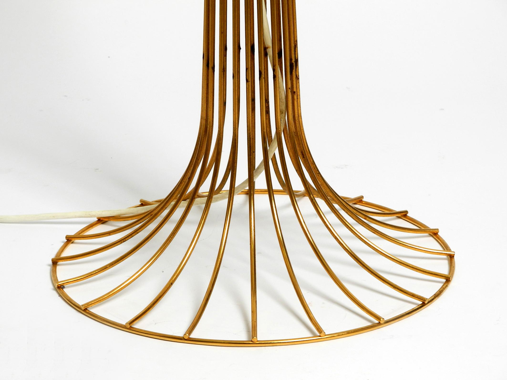 Original 1960s large metal wire floor lamp with wild silk shade anodized in gold For Sale 7