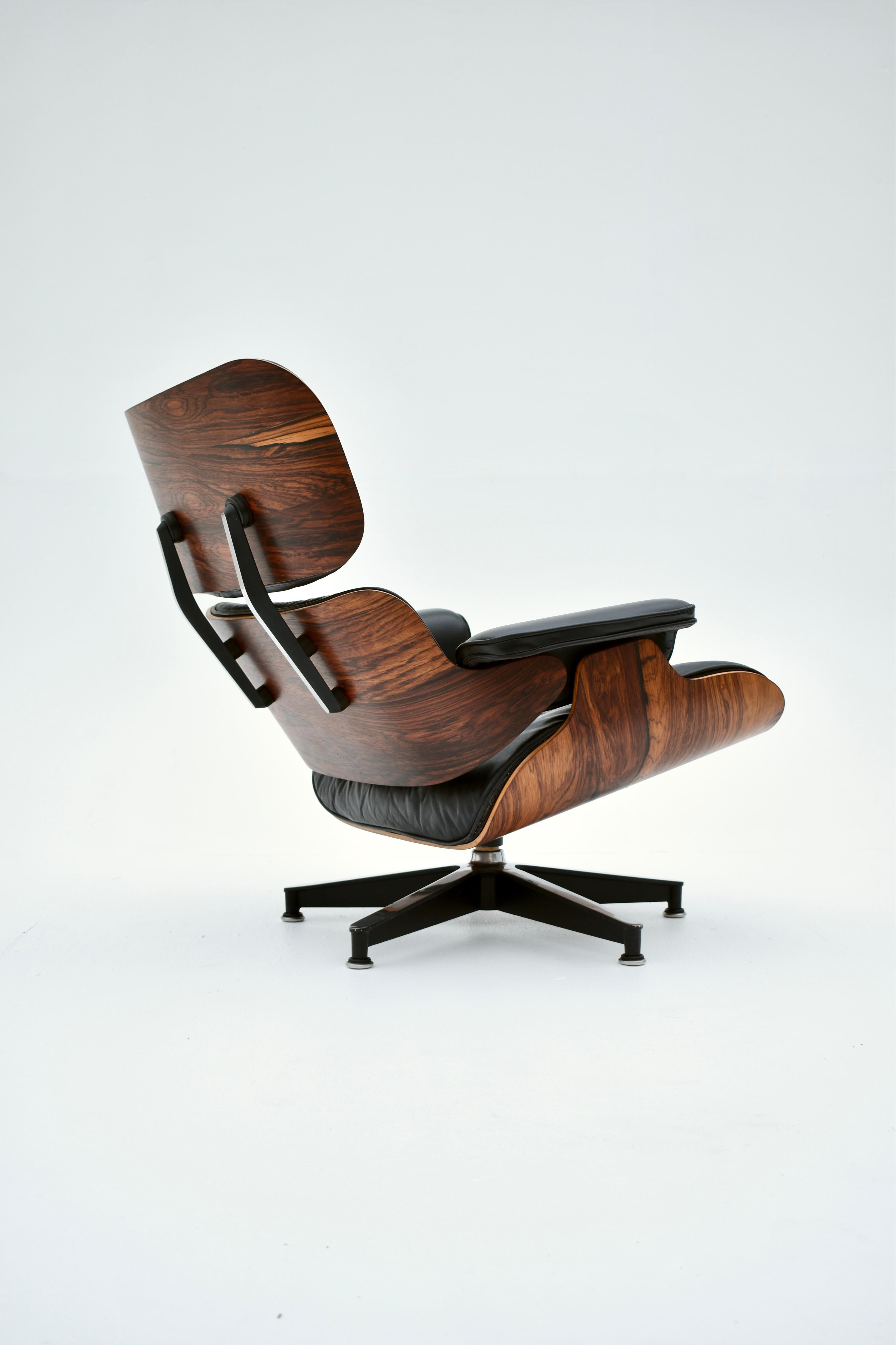 Rosewood Original 1960's Production Eames Lounge Chair For Herman Miller