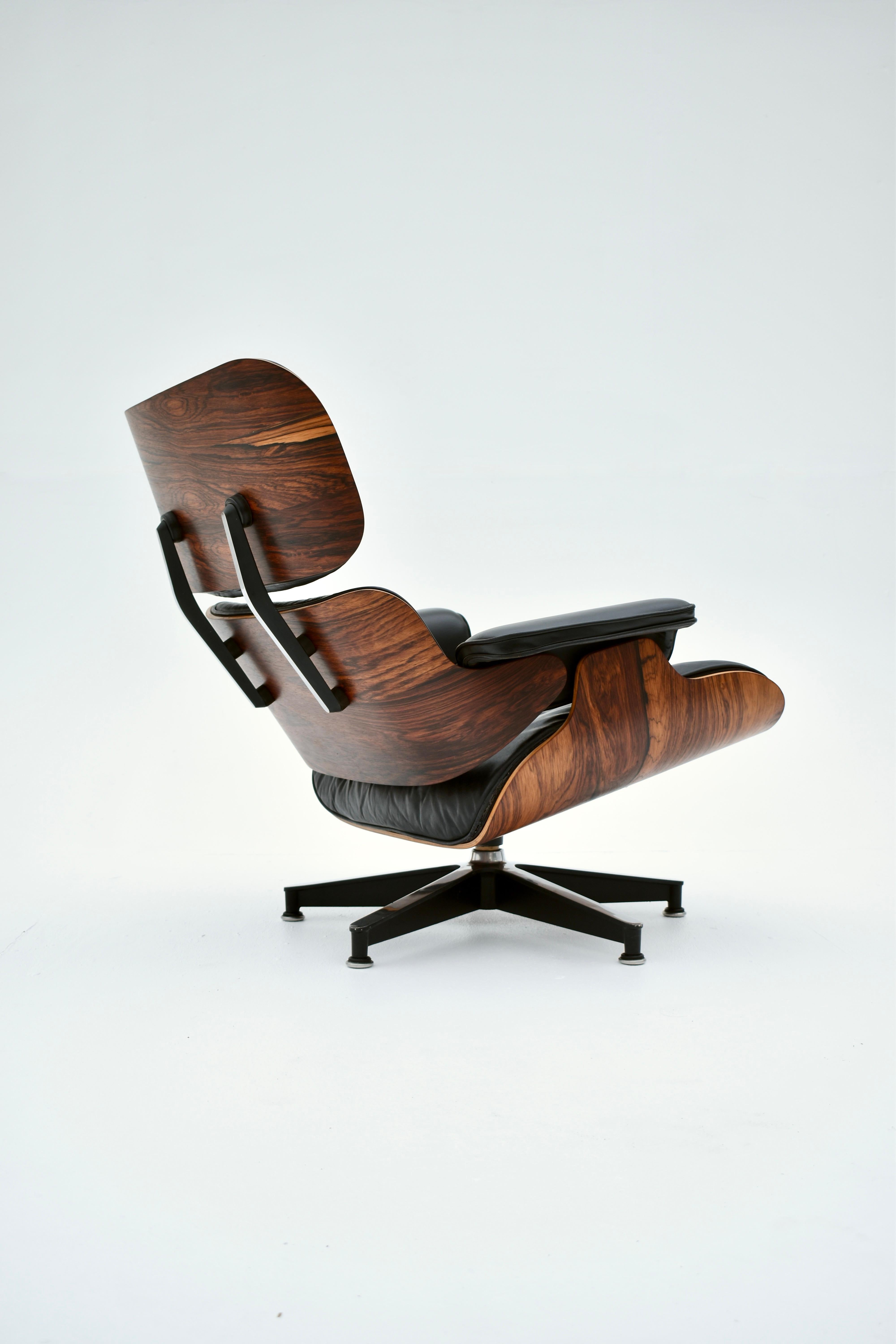 Palissandro Sedia da salotto Eames originale di produzione anni '60 per Herman Miller