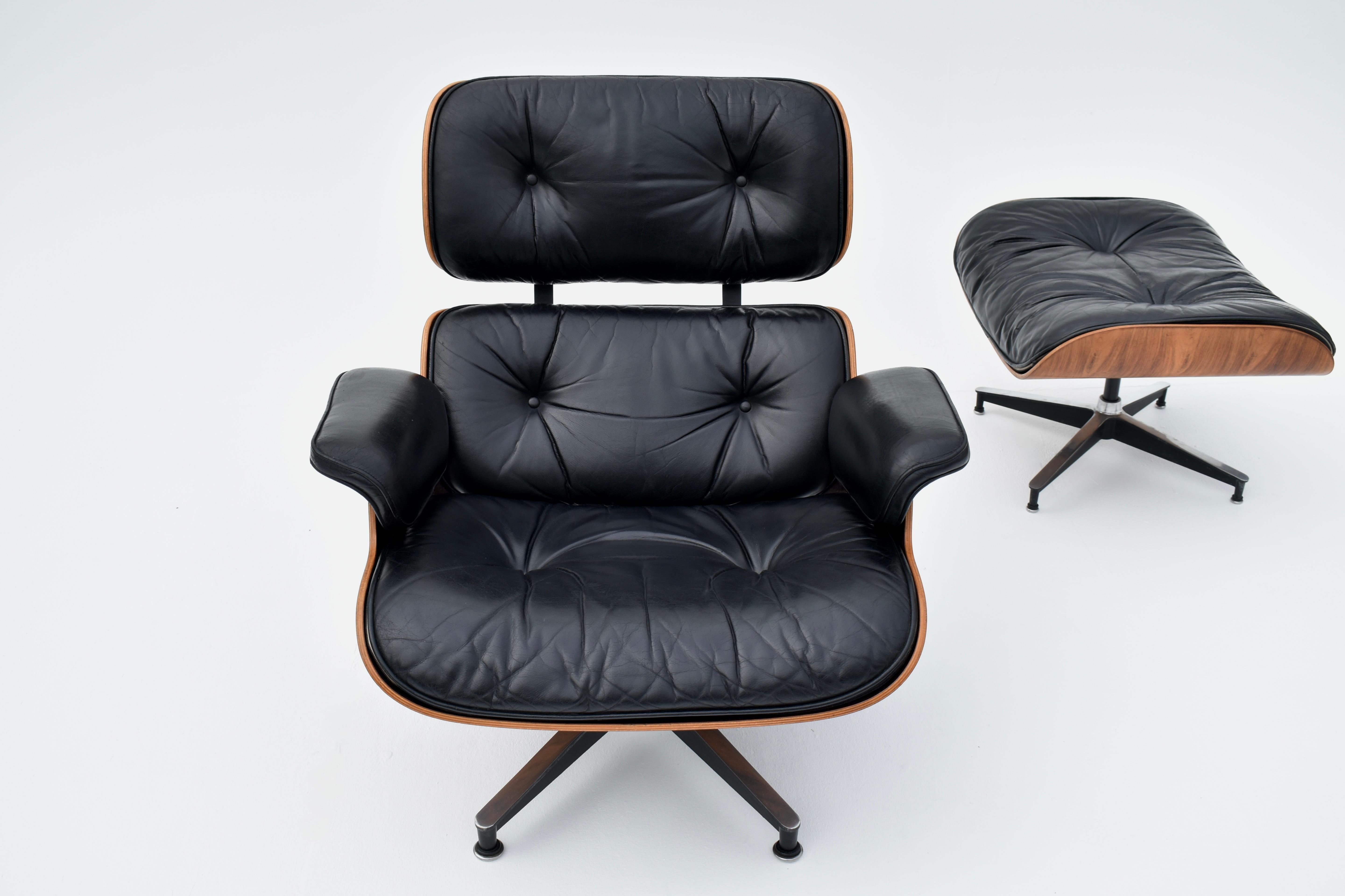 British Original 1960's Production Eames Lounge Chair & Ottoman For Herman Miller For Sale