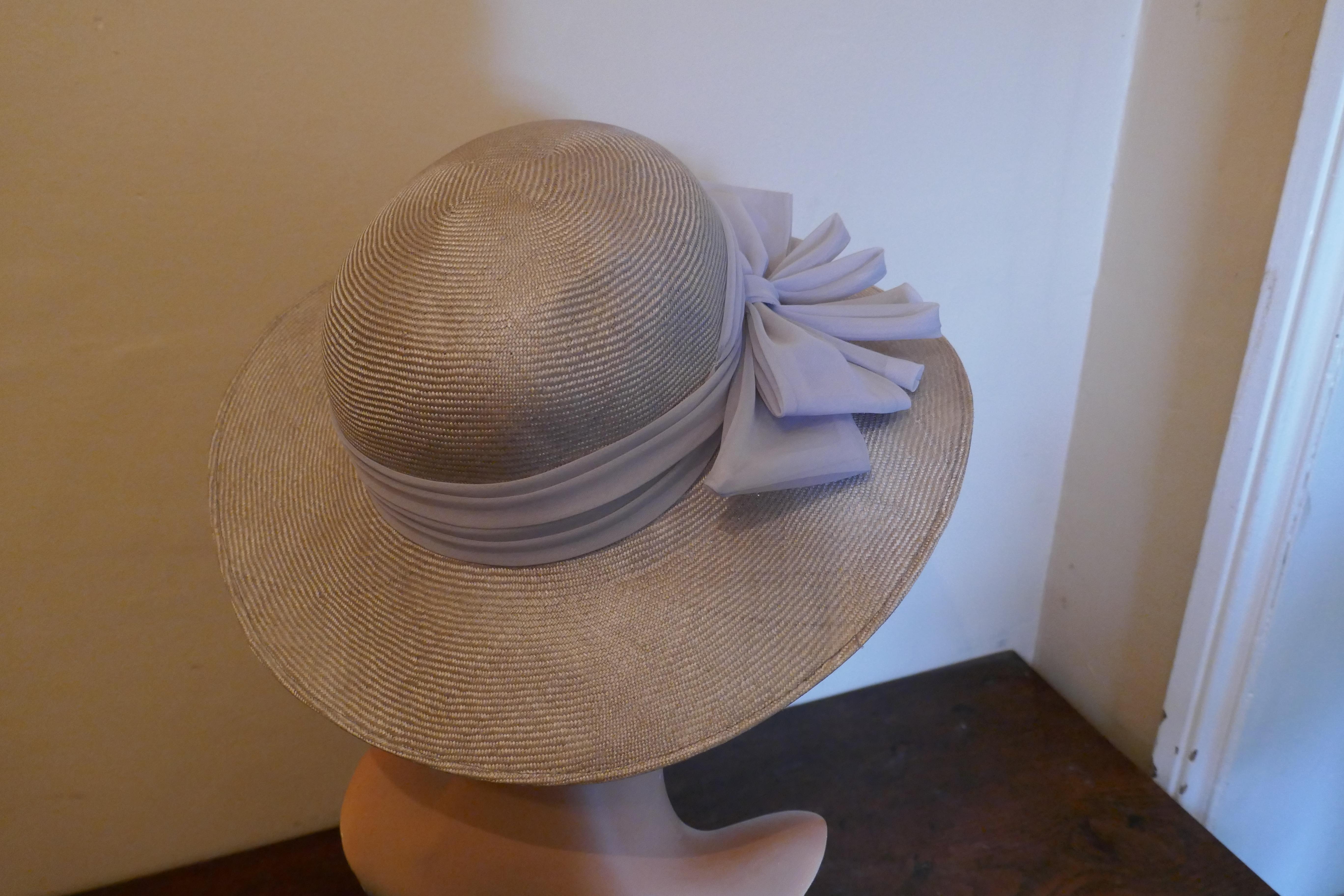 Original 1960s Straw Style Hat, Garden Party Chic In Good Condition In Chillerton, Isle of Wight