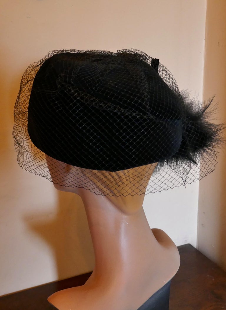 Women's Original 1960s Vintage Black Pill Box Velvet & Feather Veiled Hat For Sale