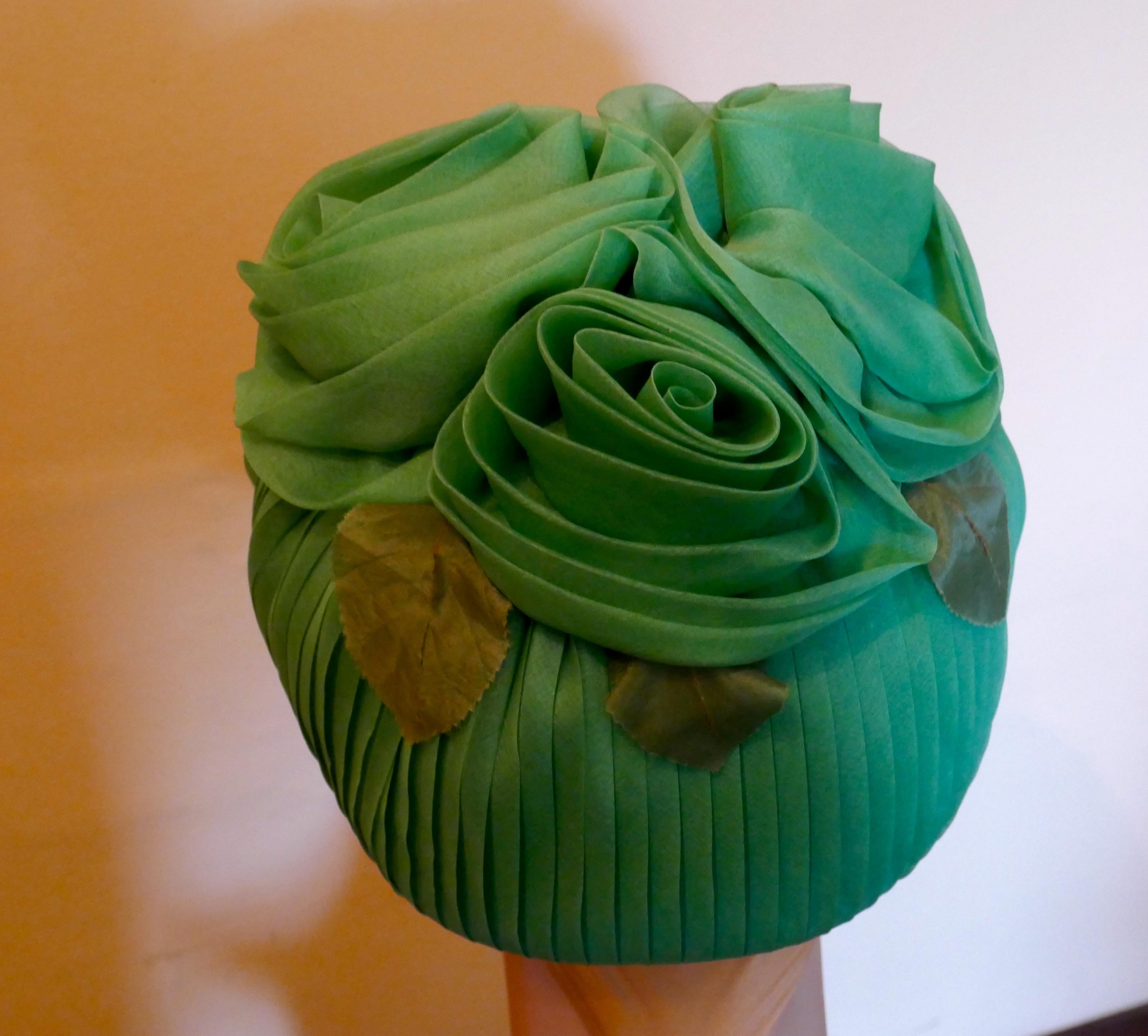 Original 1960s Vintage Gathered Chiffon Green Pill Box Hat 2