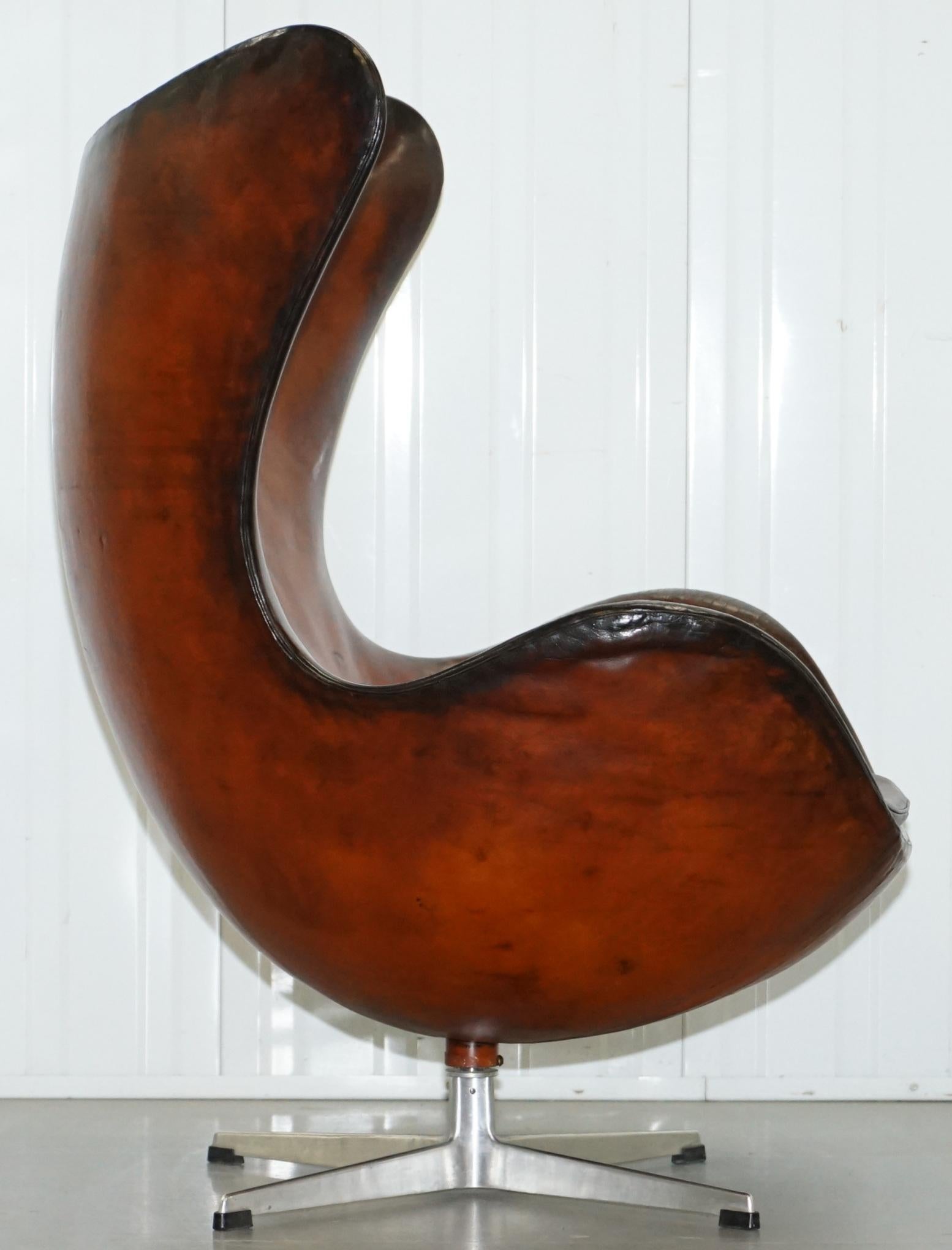 Original 1963 Fritz Hansen Egg Chair Model Number 3316 Hand Dyed Brown Leather 5