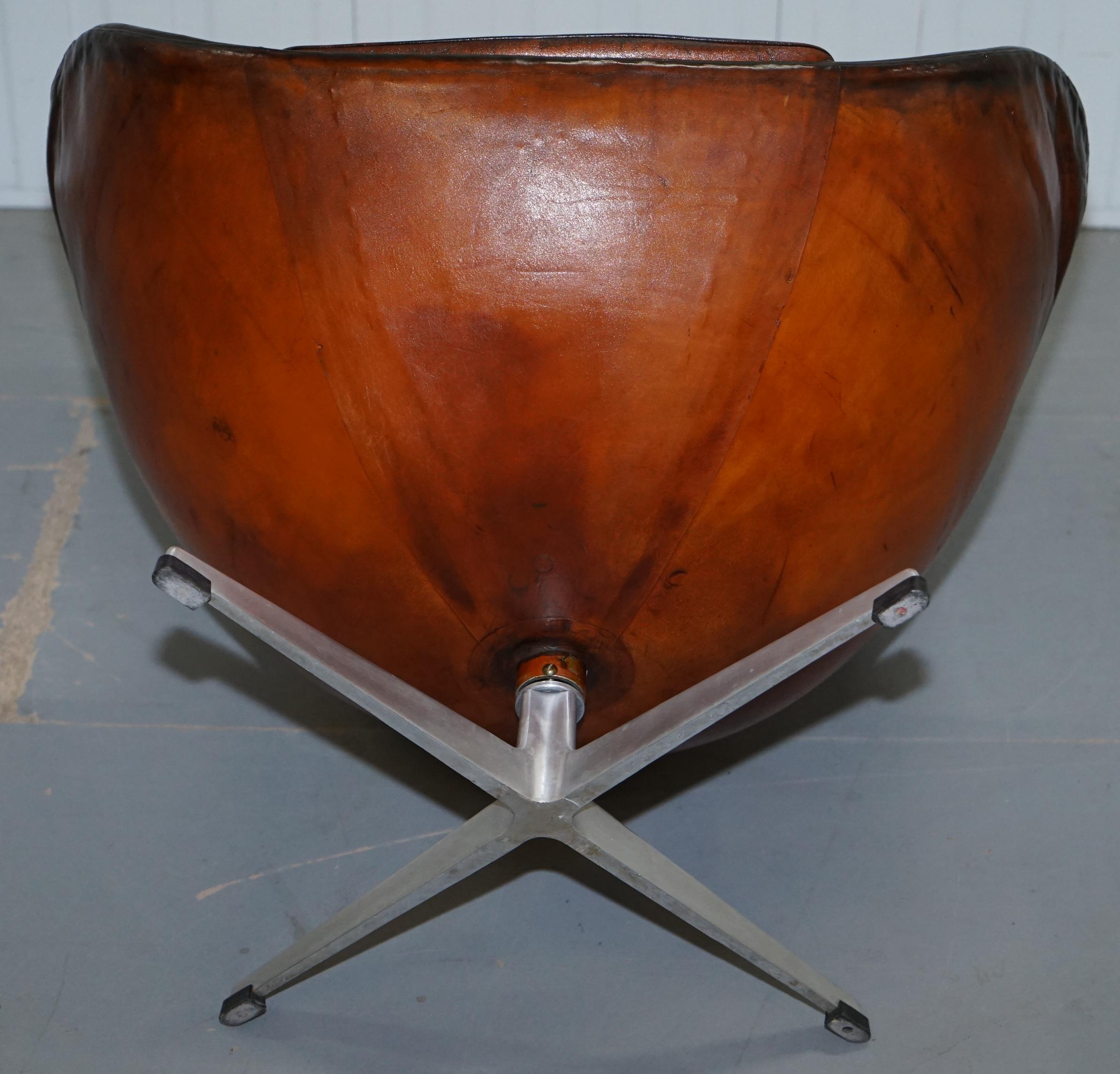 Original 1963 Fritz Hansen Egg Chair Numéro de modèle 3316 Cuir brun teint à la main 13