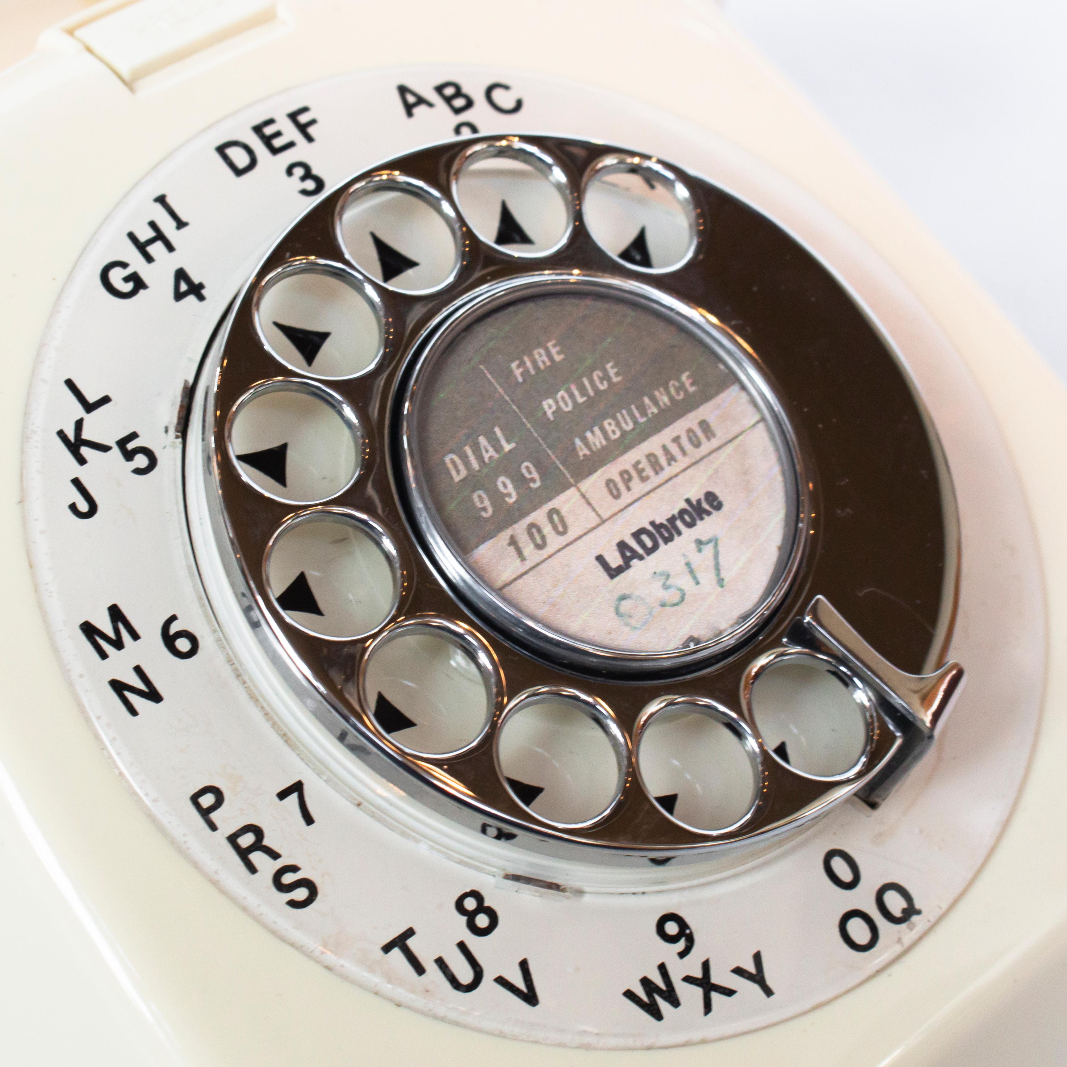 An original, 1963 GPO model 706 telephone in ivory. Original nylon carrying handle (not for carrying). Fully refurbished.

Dimensions: H 14.5 cm, W 22 cm, D 10 cm

Origin: English

Date: circa 1960

Item no: 1802203.
 