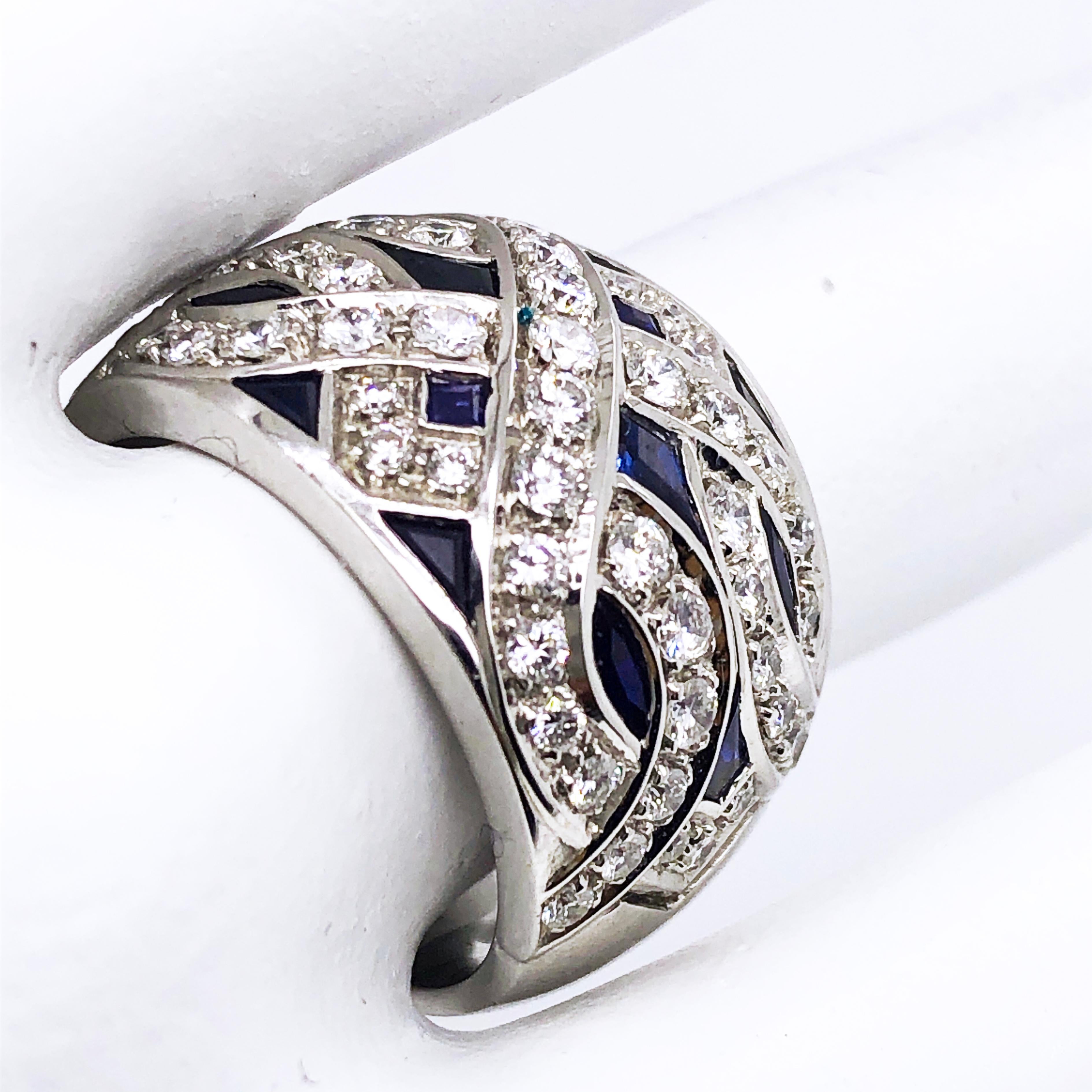 Berca 1965 3,90Kt Zafiro Azul Natural 1,23Kt Anillo de Cóctel de Diamantes Blancos en venta 5