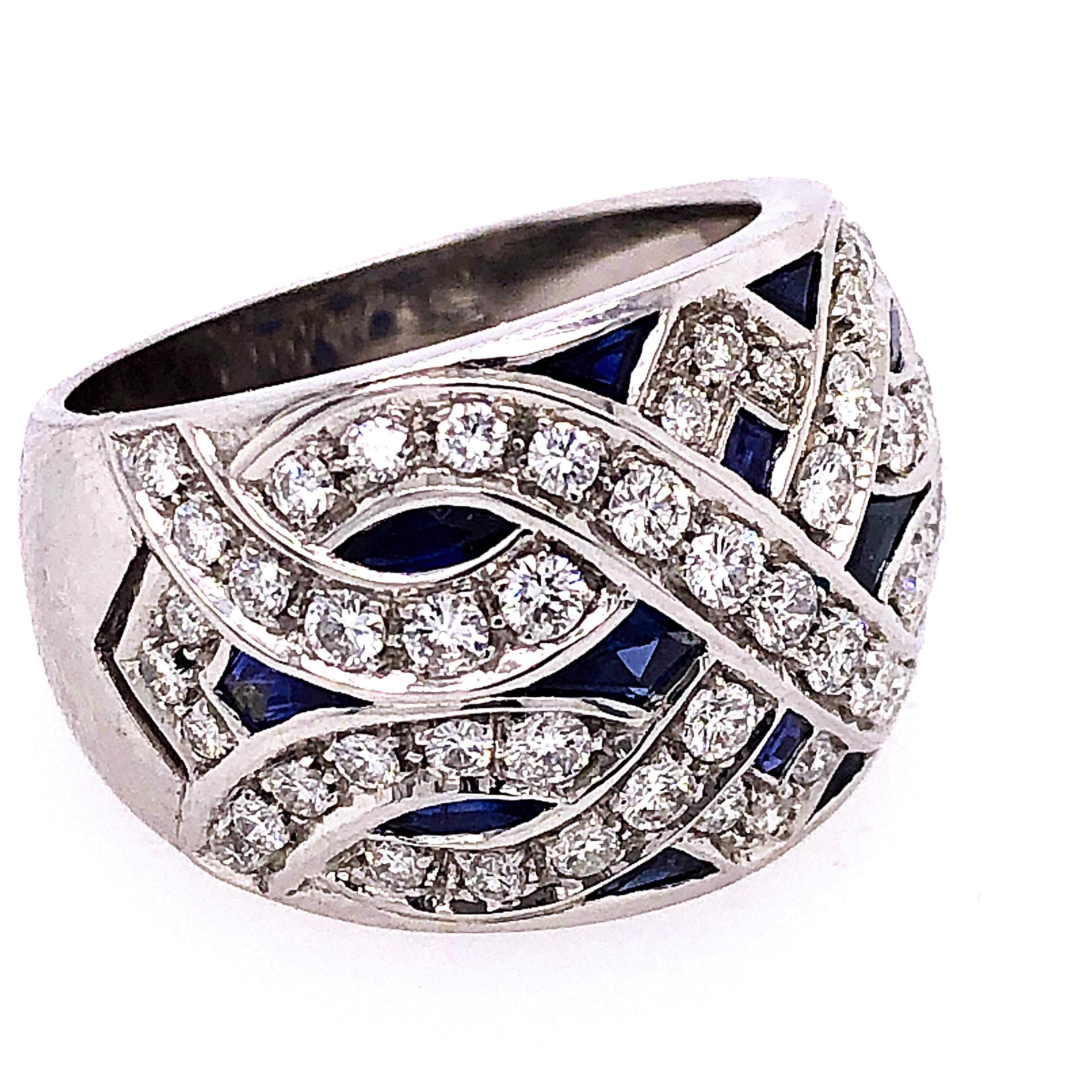 Berca 1965 3,90Kt Zafiro Azul Natural 1,23Kt Anillo de Cóctel de Diamantes Blancos Corte brillante en venta