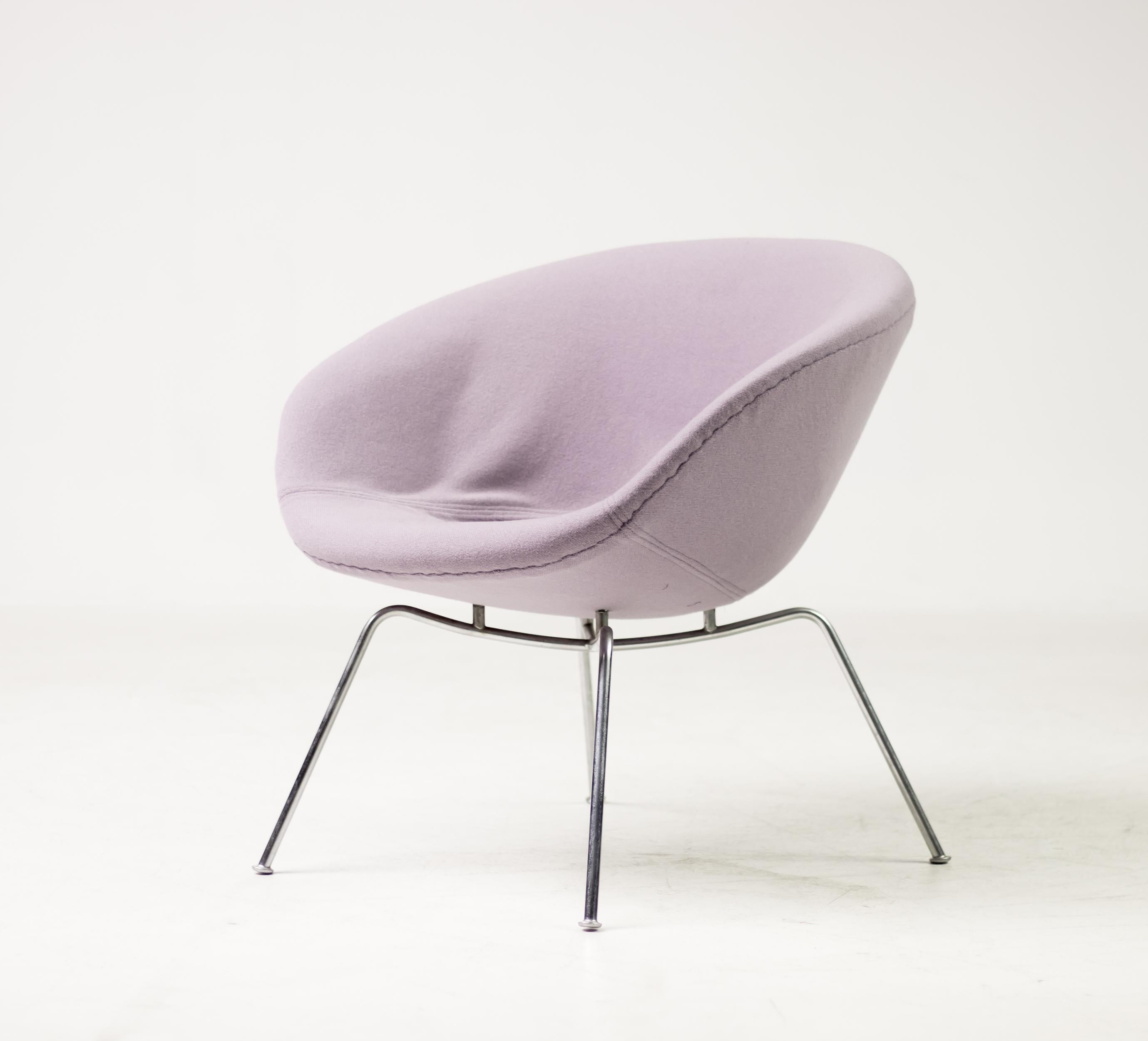 Scandinavian Modern Original 1965 Arne Jacobsen 3318 Pot Chair For Sale