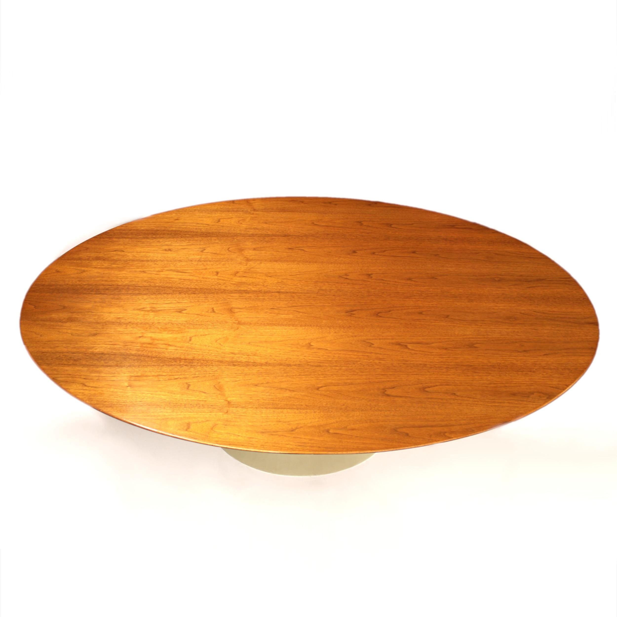 North American Original 1970 Oval Walnut Top Tulip Dining Table by Eero Saarinen for Knoll