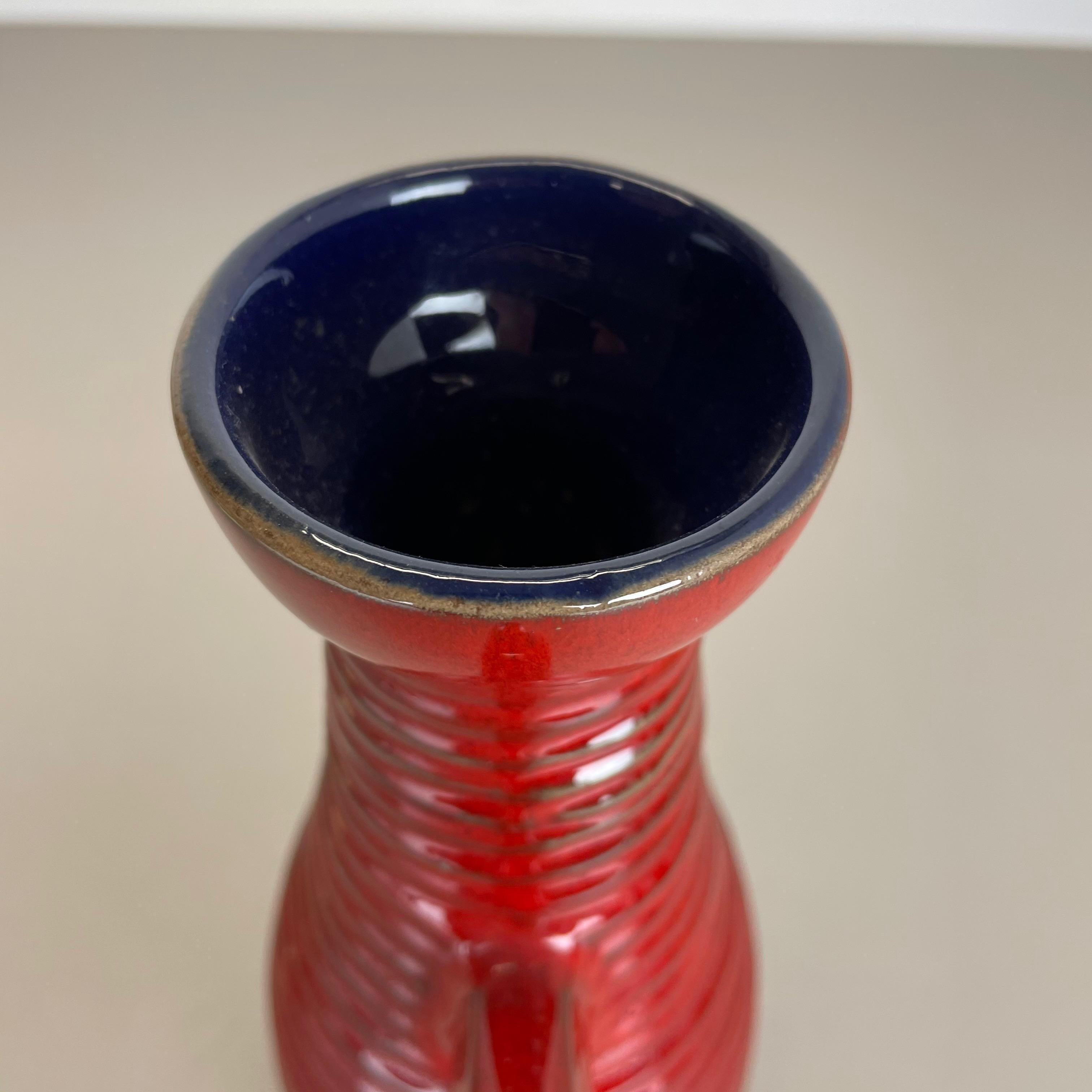 Vase original en céramique rouge de l'atelier de poterie de Marei Ceramics, Allemagne, 1970 en vente 4